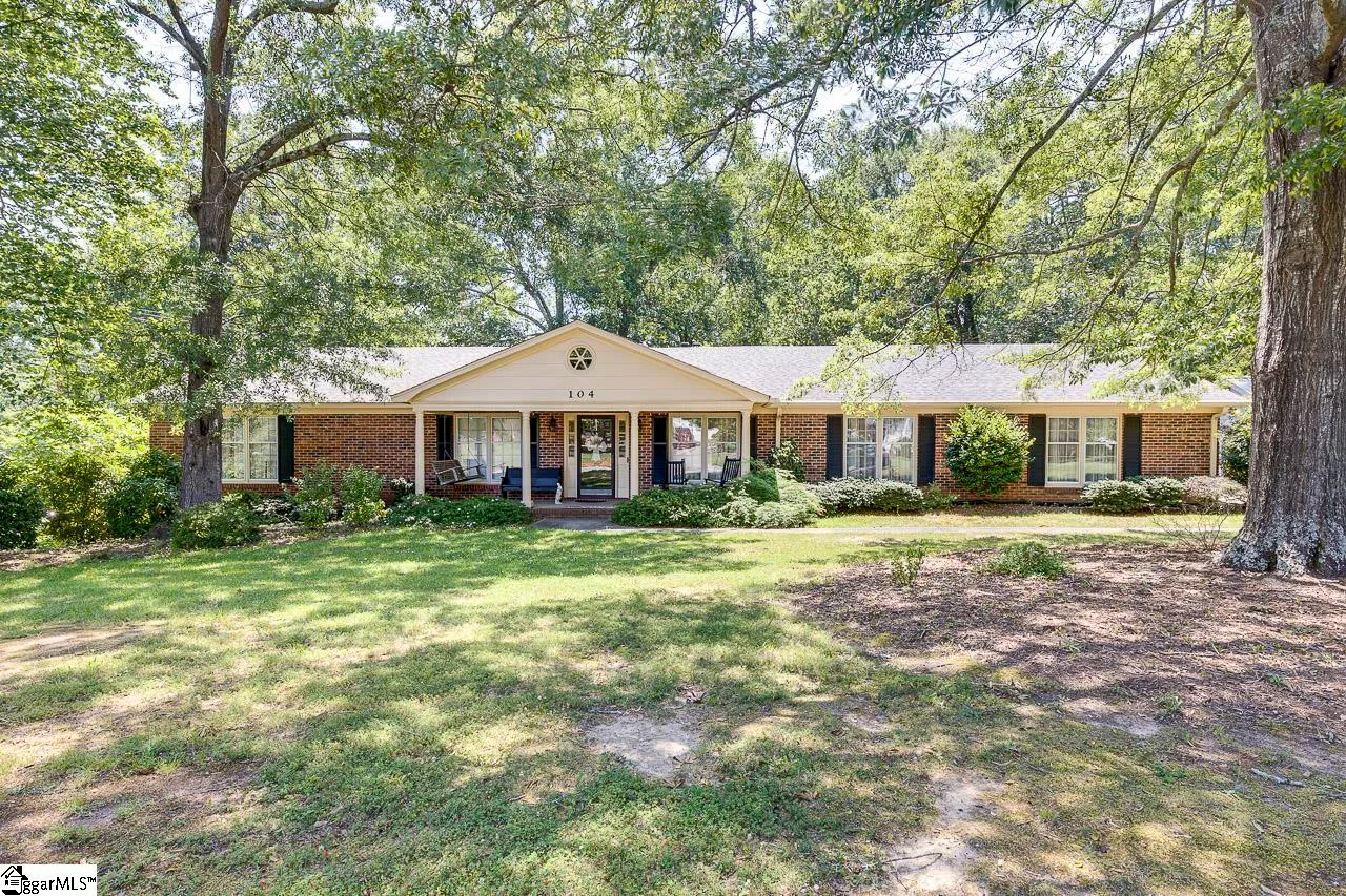Poinsettia, Simpsonville Community