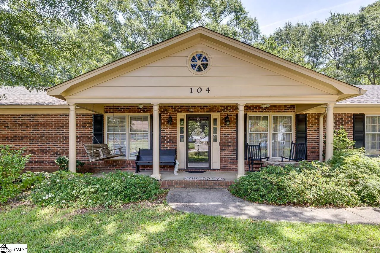Property image 3 at 104 Robinwood Drive, Simpsonville, SC 29681
