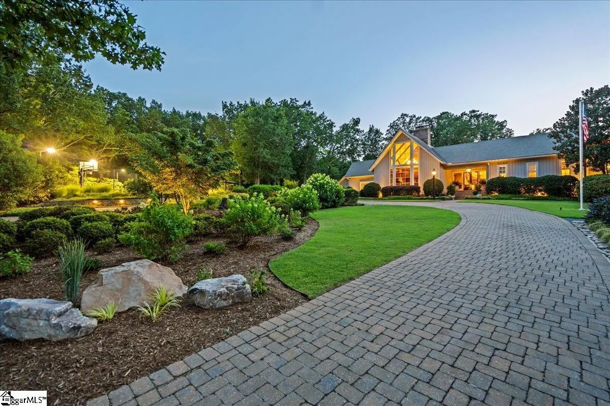 4 Huntington Court