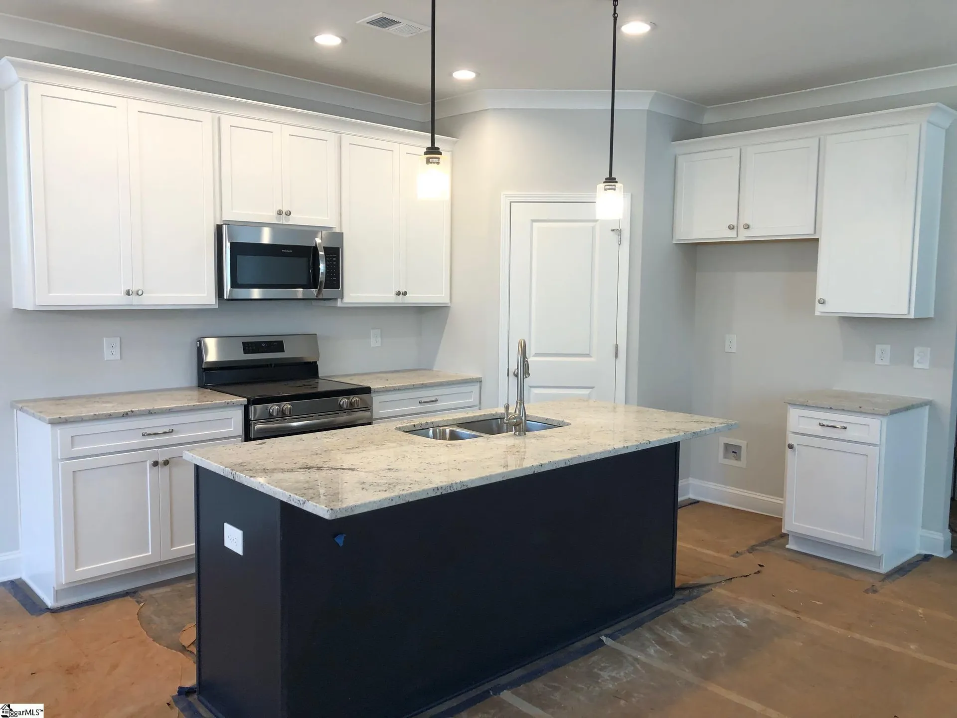 Property image 3 at 829 Sweet William Road, Spartanburg, SC 29301