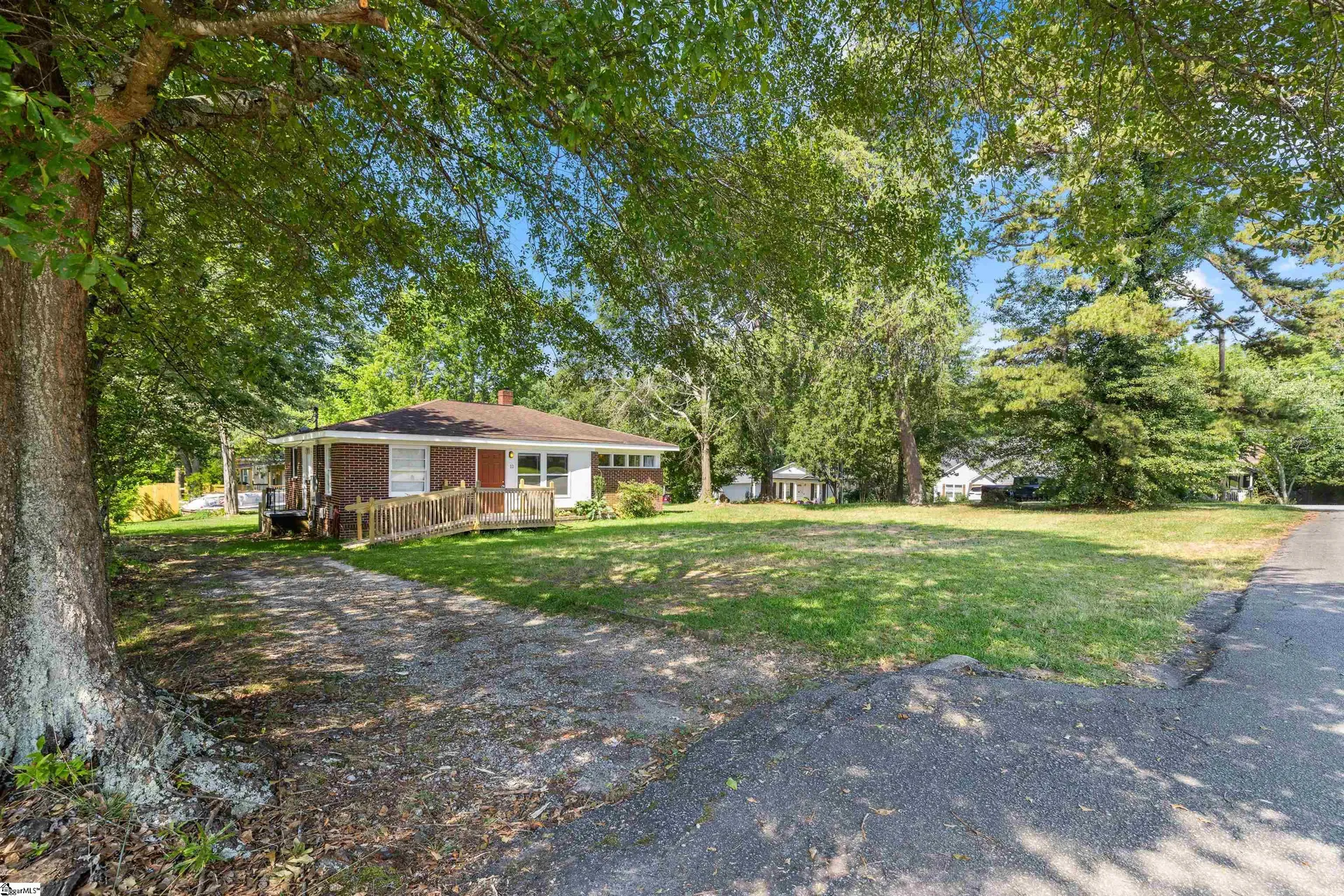 Property image 3 at 11 Parkhurst Avenue, Greenville, SC 29609