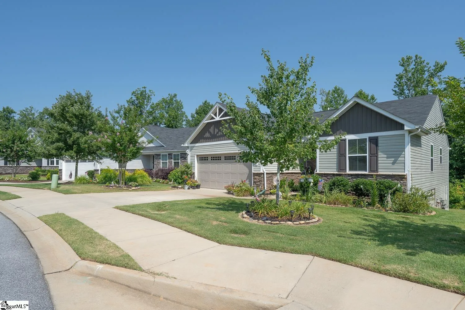 Property image 2 at 415 Edgehill Court, Greenville, SC 29617