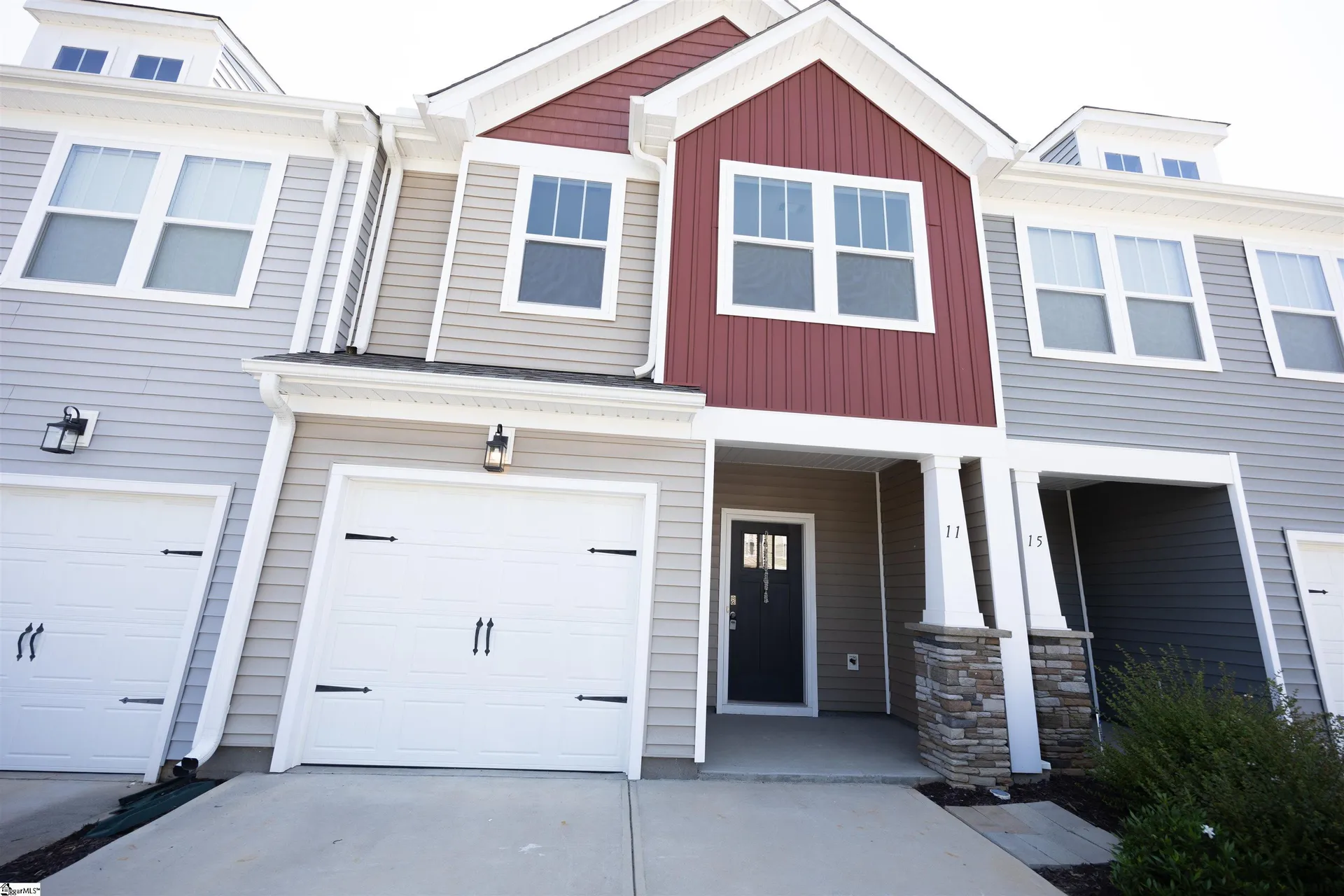 Property image 2 at 11 Starlake Road, Simpsonville, SC 29681