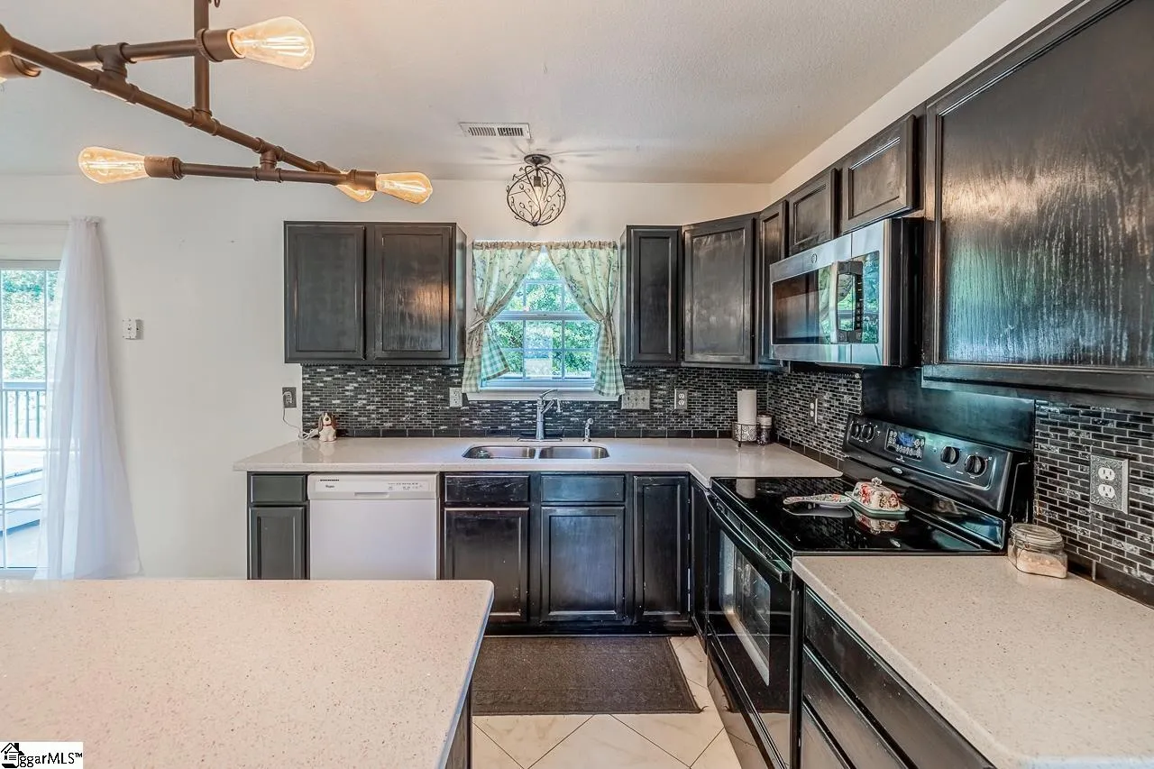 Property image 3 at 255 Basswood Drive, Roebuck, SC 29376