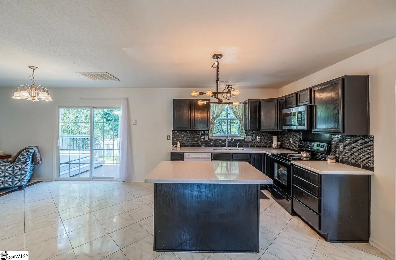 Property image 4 at 255 Basswood Drive, Roebuck, SC 29376
