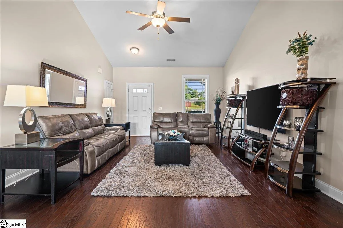 Property image 3 at 124 Alberta Circle, Piedmont, SC 29673