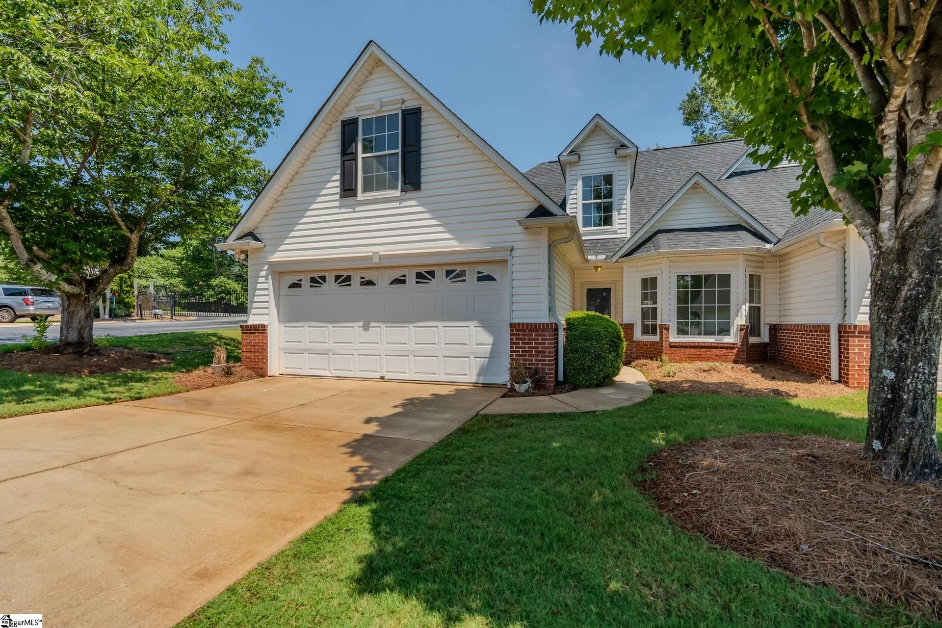 101 Clearbrook Ct Court