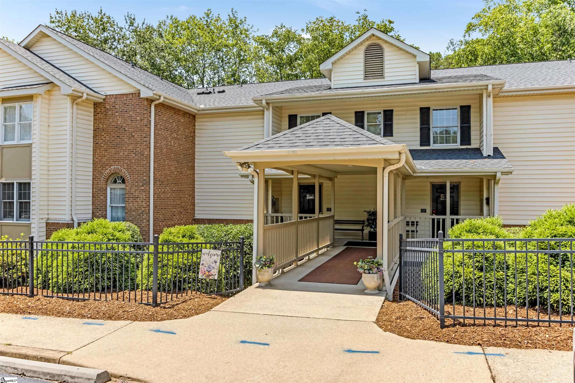 Swansgate, Greenville Community
