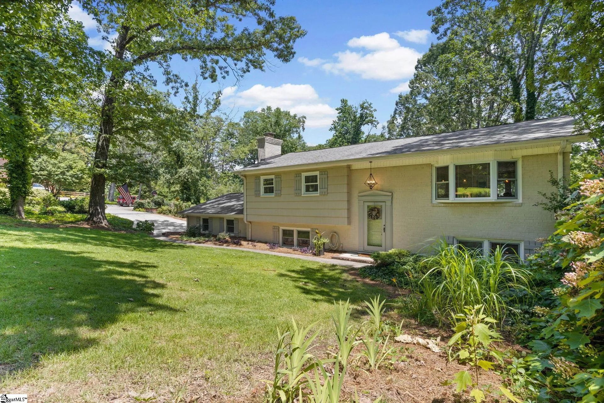 Property image 2 at 320 Altamont Road, Greenville, SC 29609