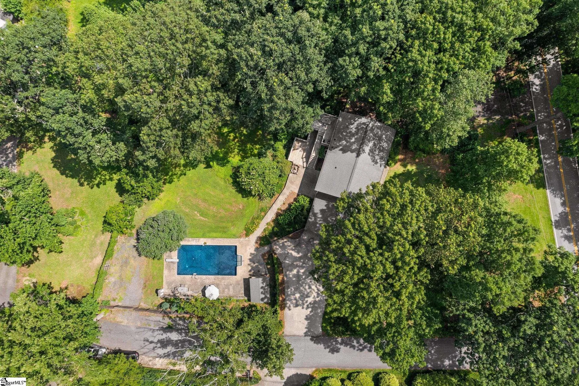 Property image 4 at 320 Altamont Road, Greenville, SC 29609