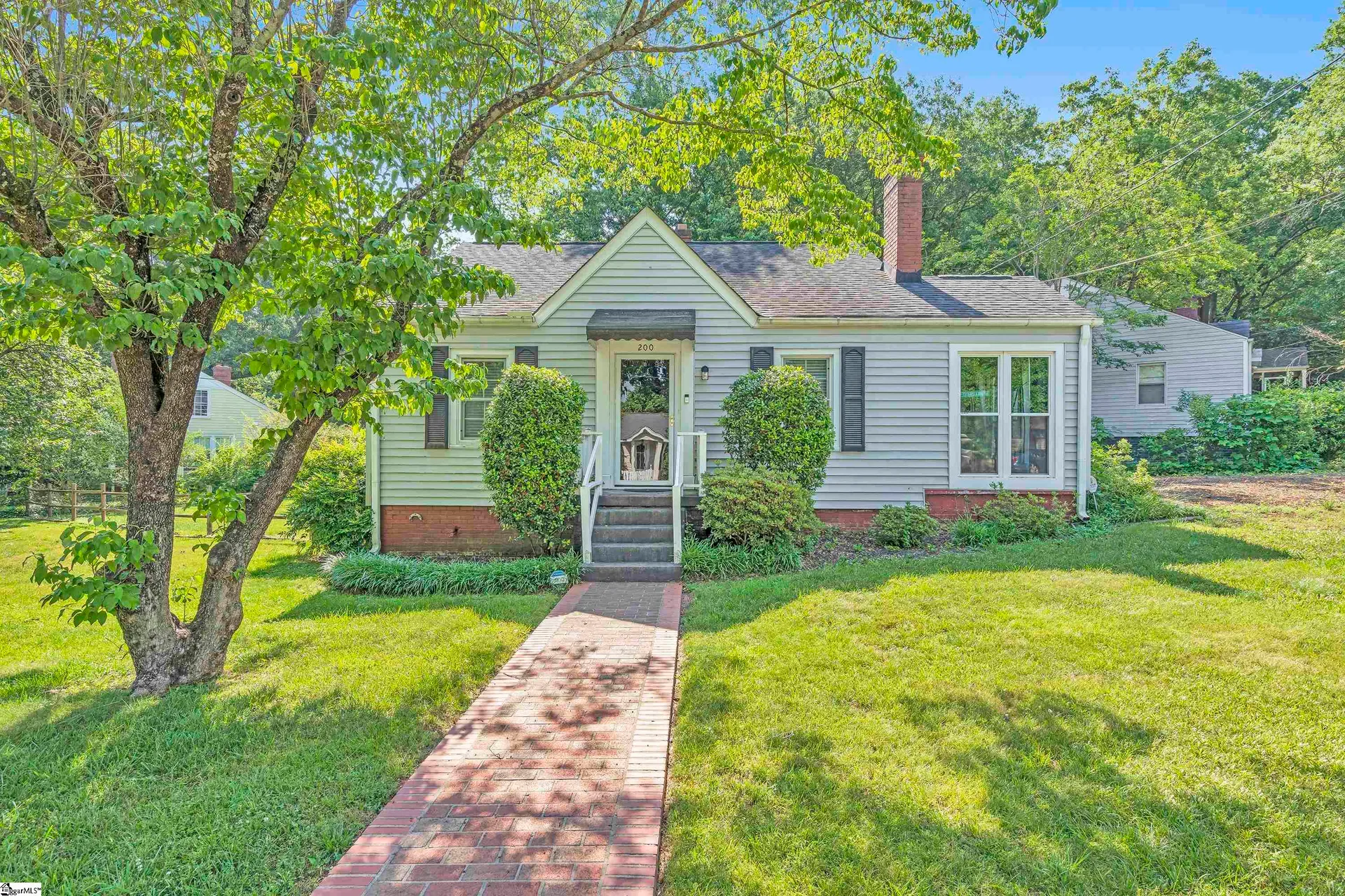 200 W Hillcrest Drive