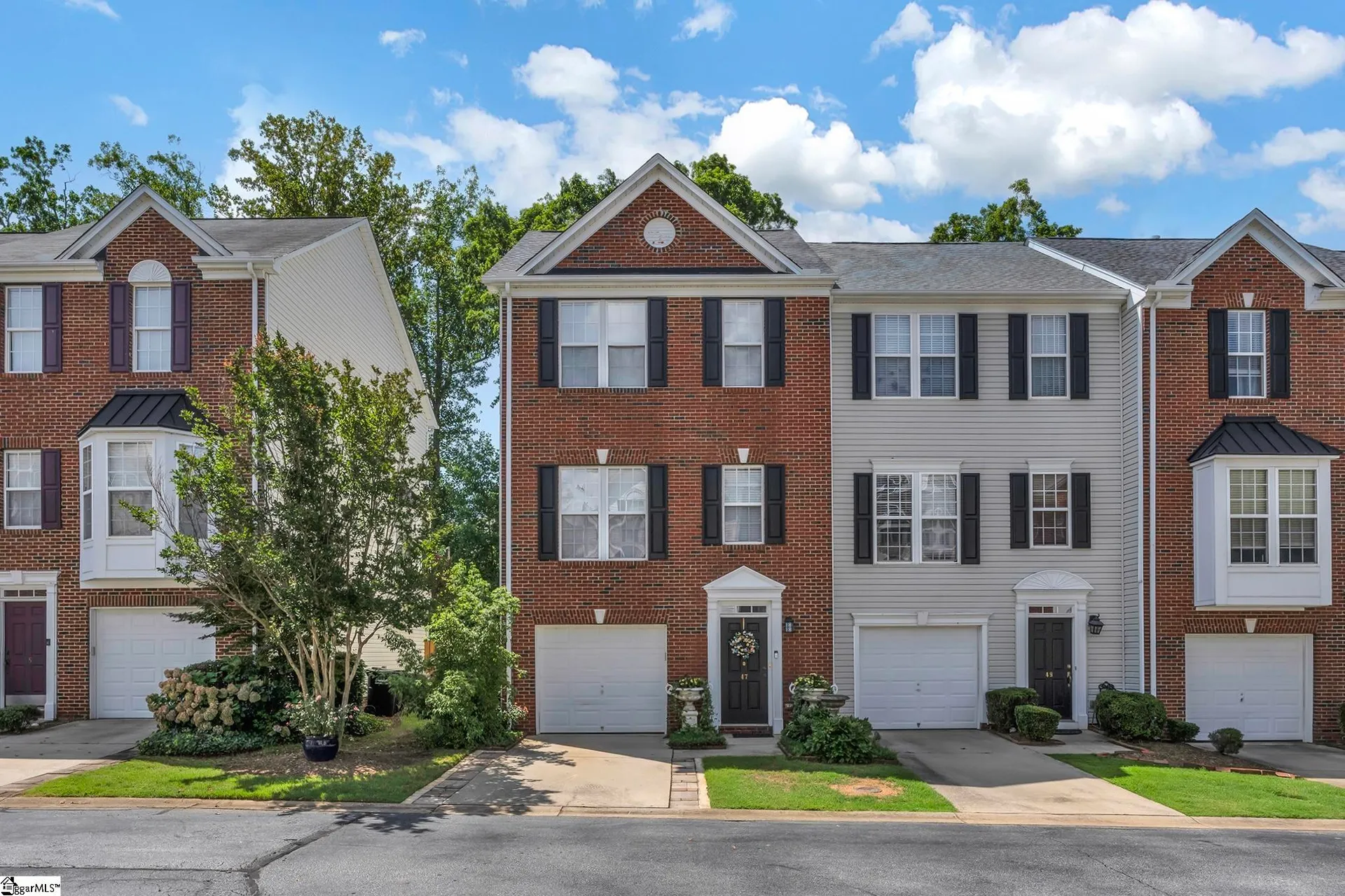 Oak Park, Simpsonville Community