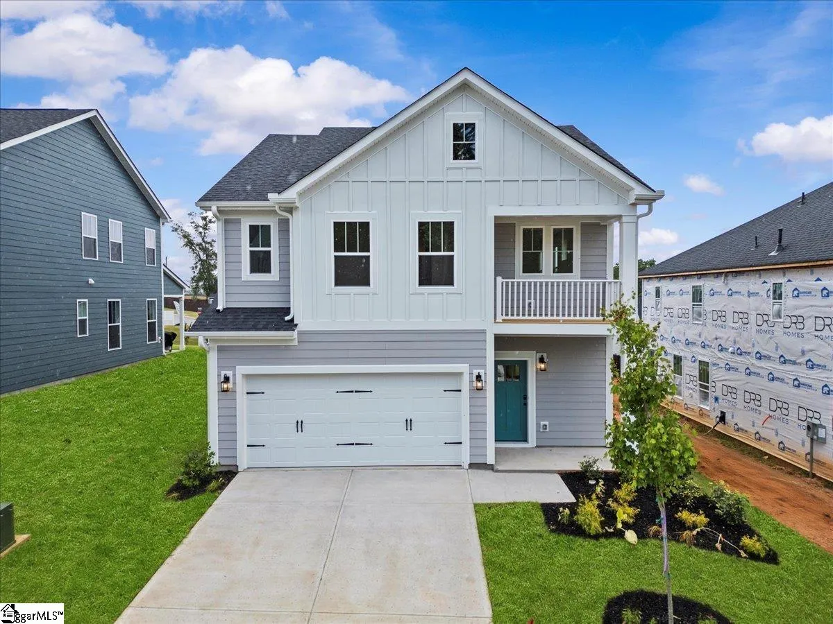 Pleasant Falls, Moore Community