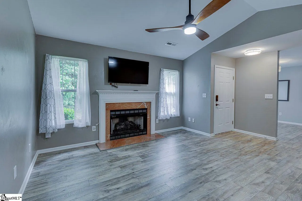 Property image 4 at 27 Enoree View Drive, Greer, SC 29650