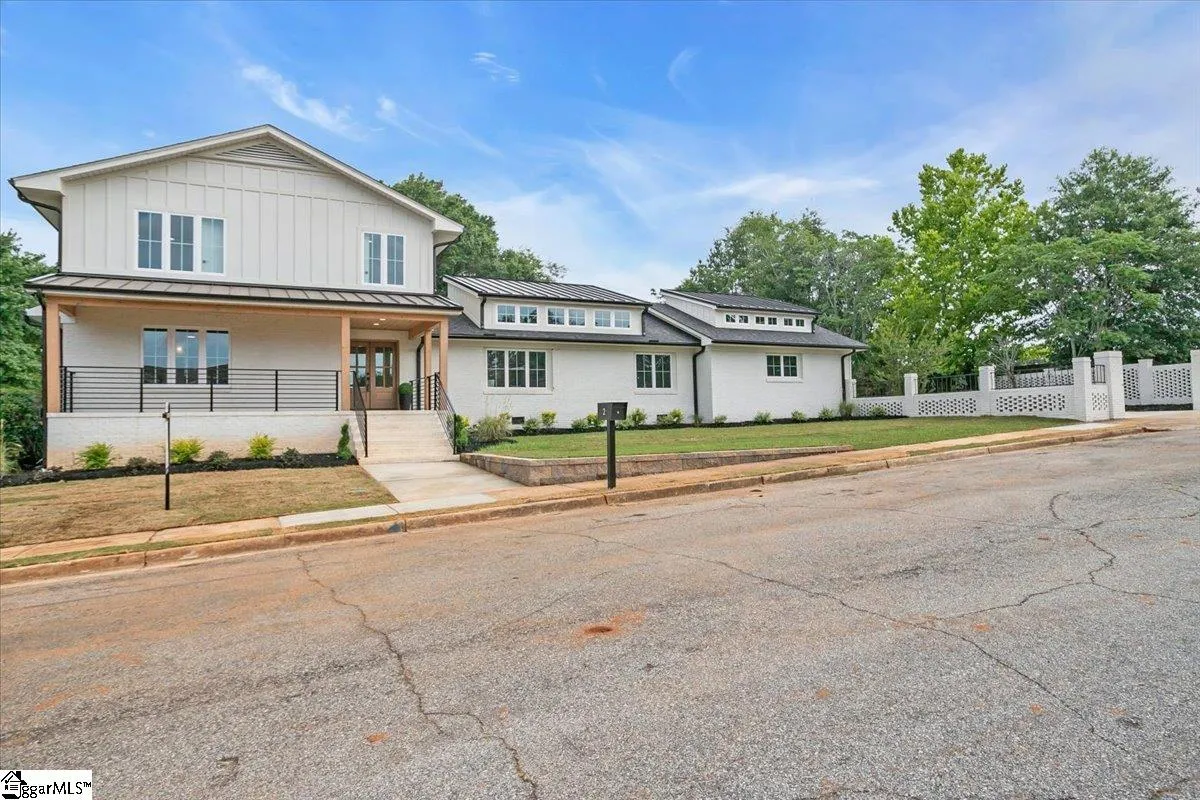 Henderson Forest, Greenville Community
