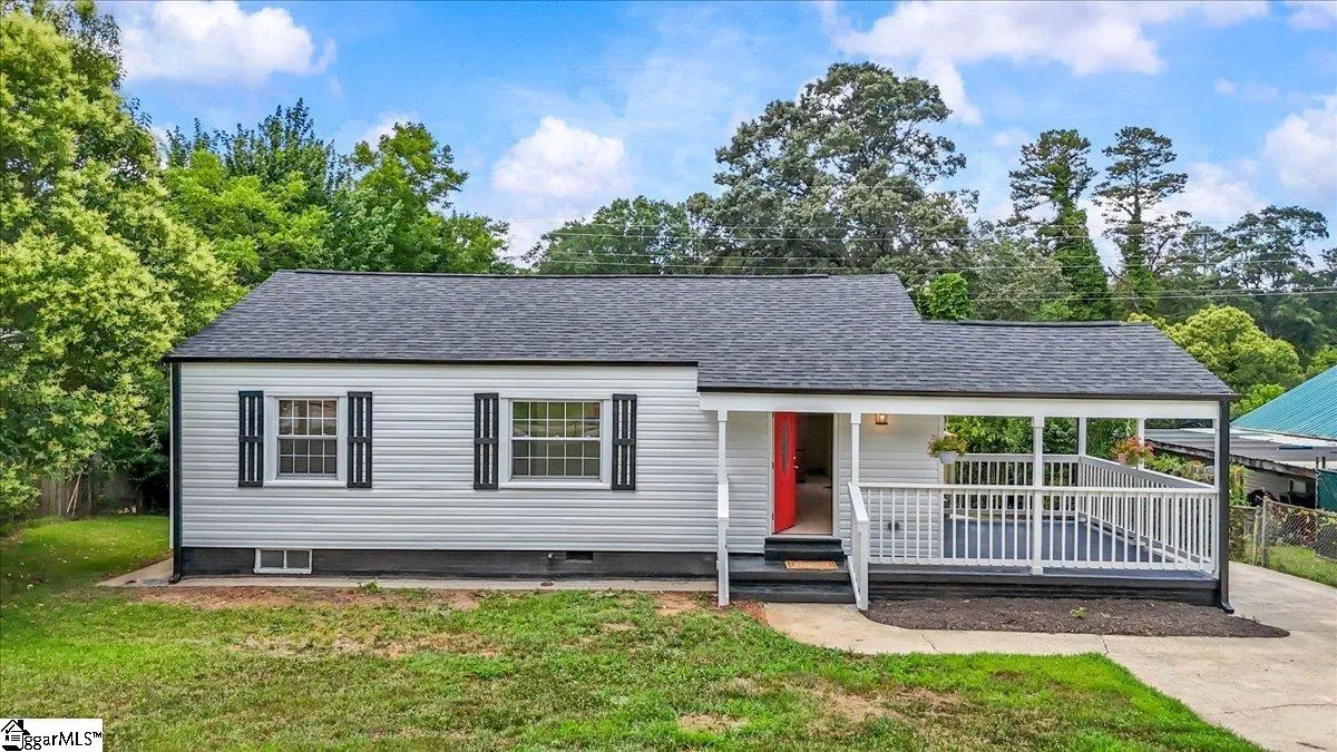 Crestwood, Greenville Community