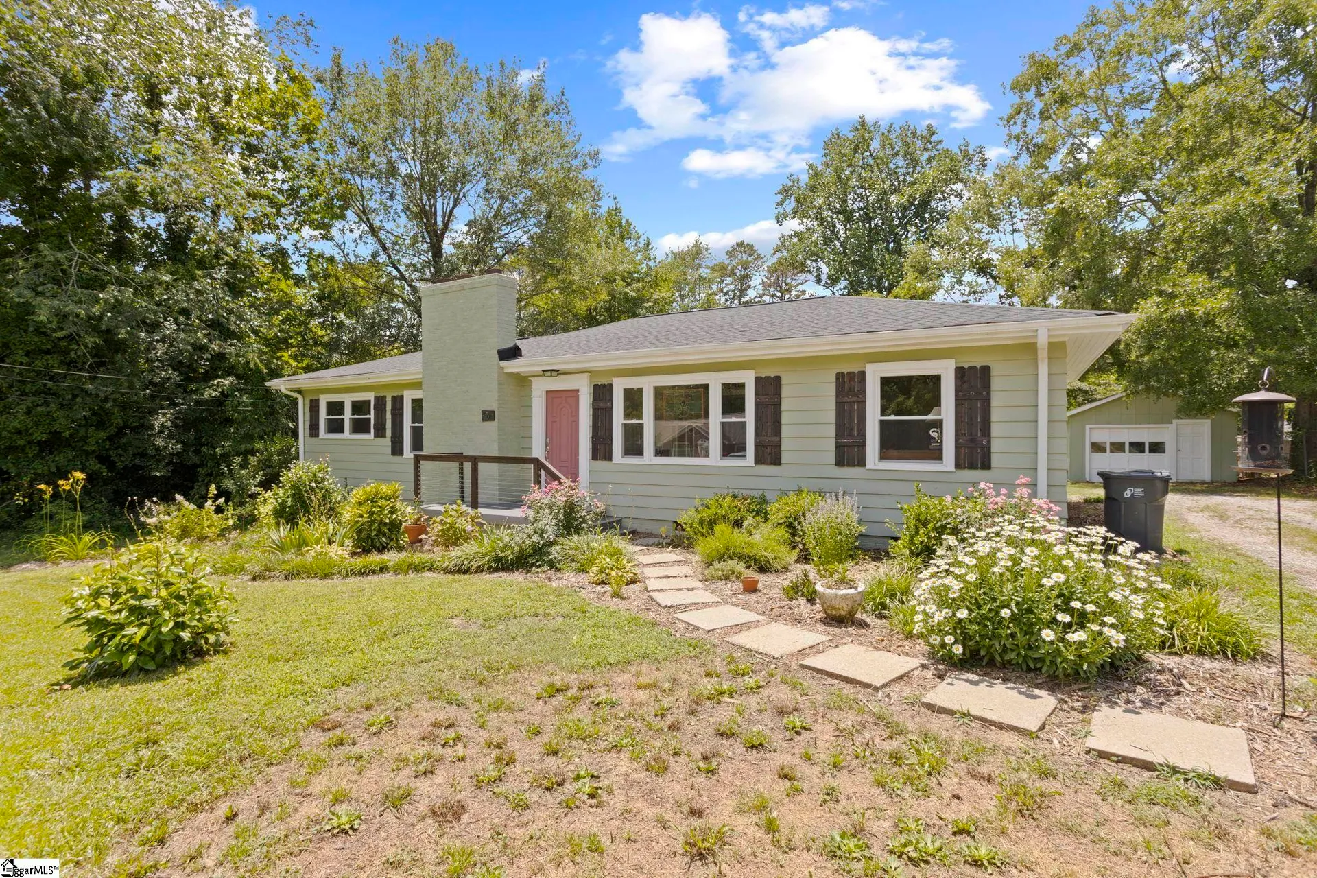 5 Ridgewood Drive