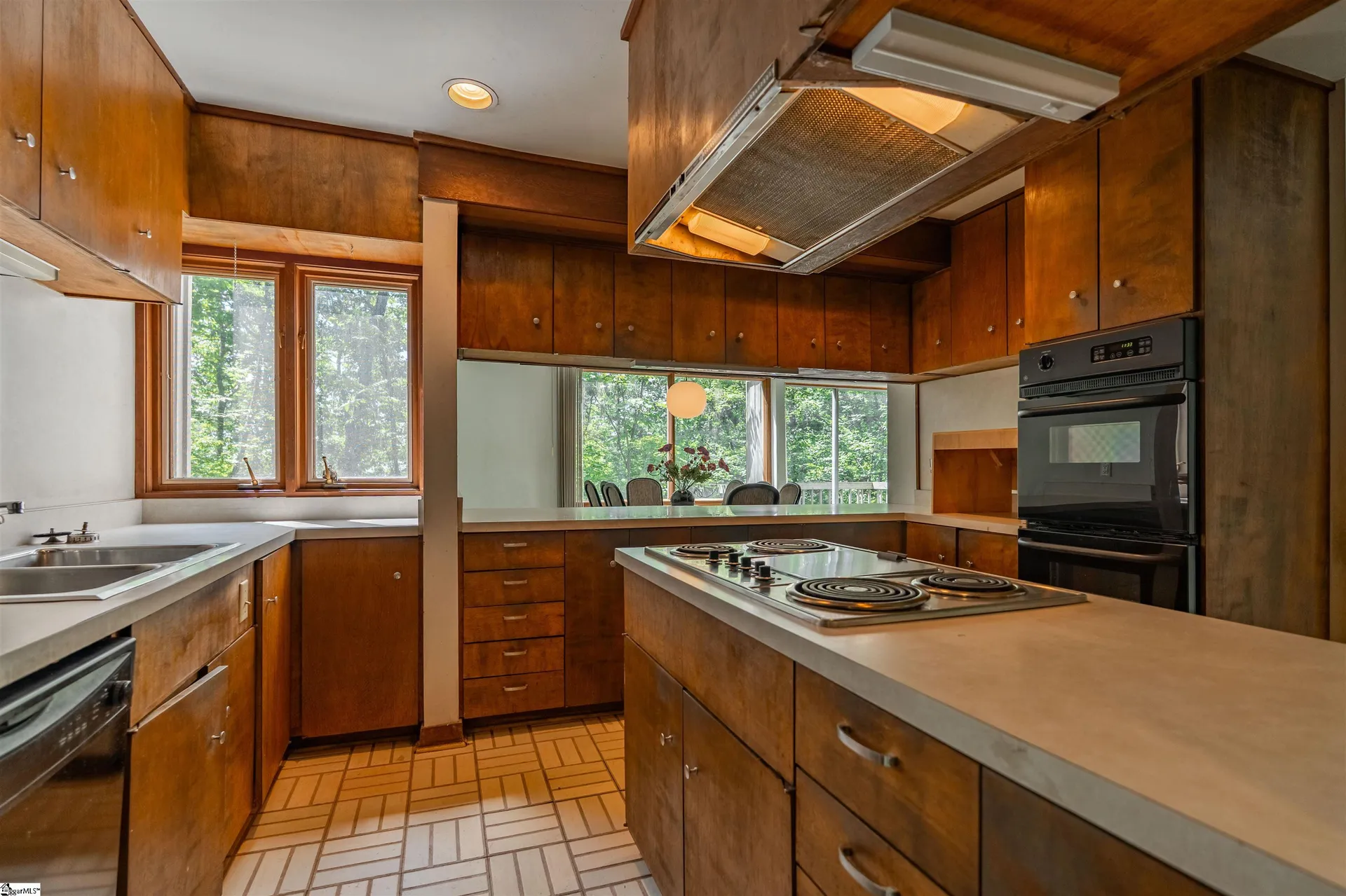Property image 4 at 401 Audubon Road, Greenville, SC 29609