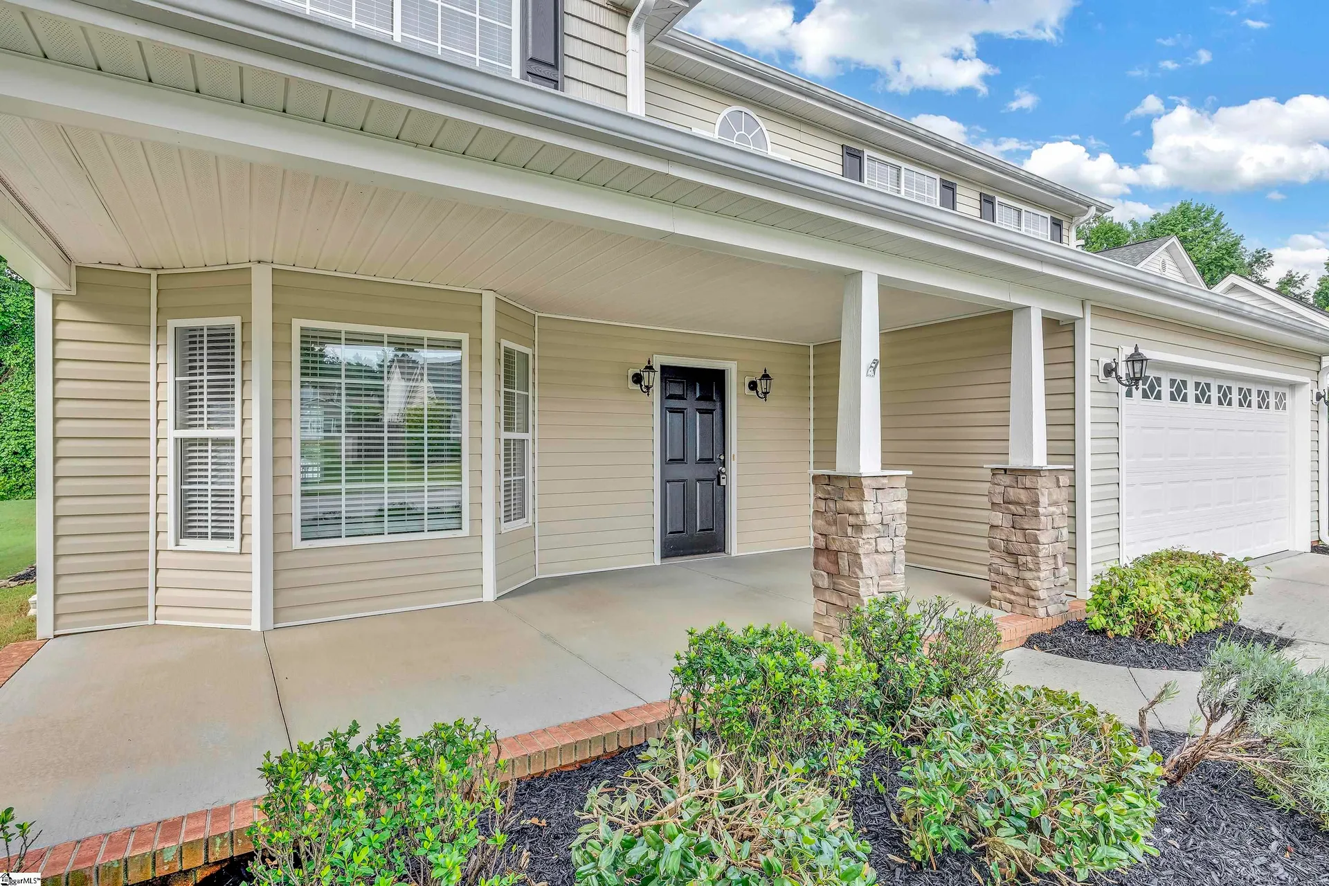Property image 2 at 23 Whitethorn Lane, Greenville, SC 29607