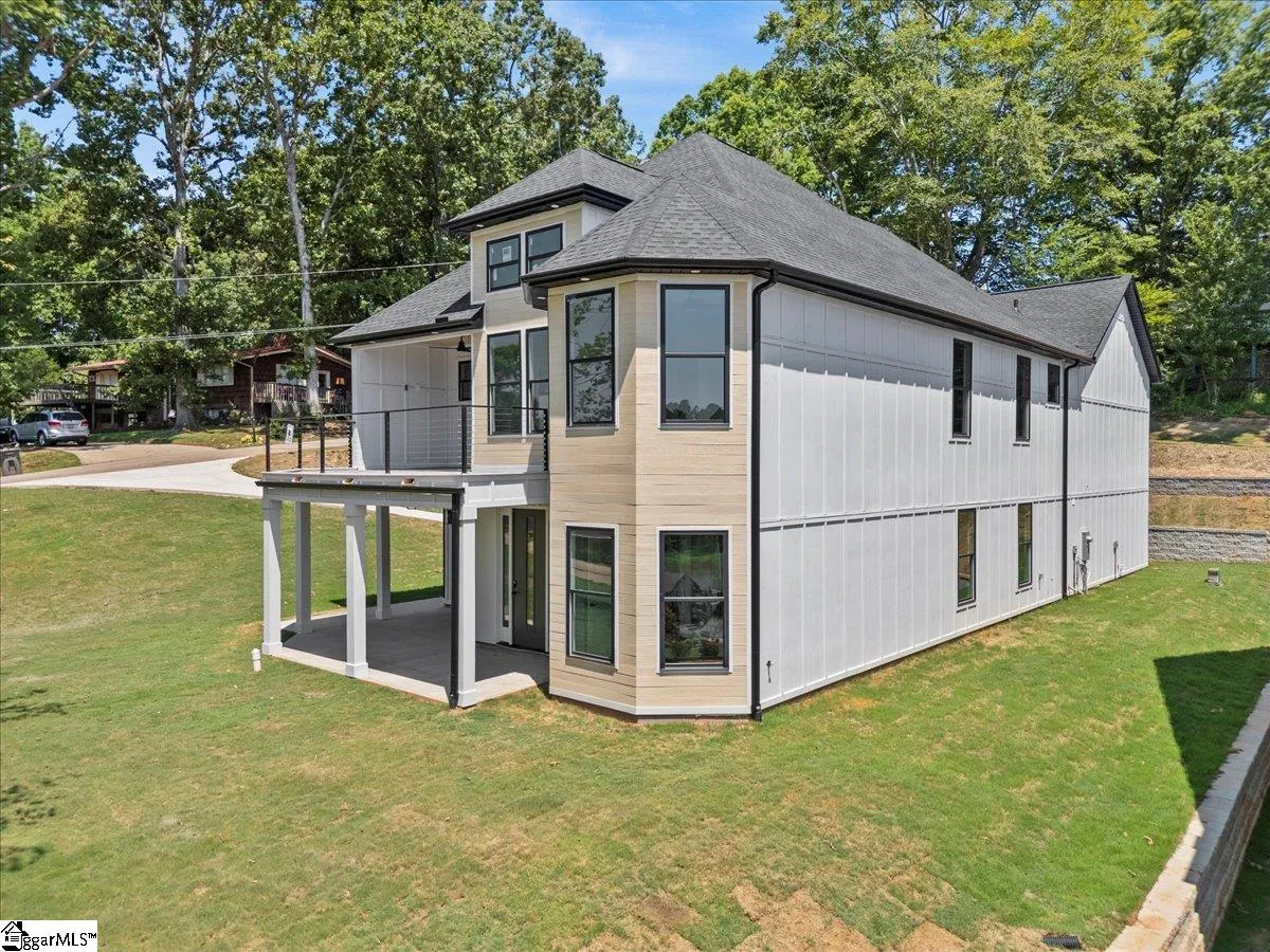 Property image 2 at 25 Harbor Drive, Greenville, SC 29611