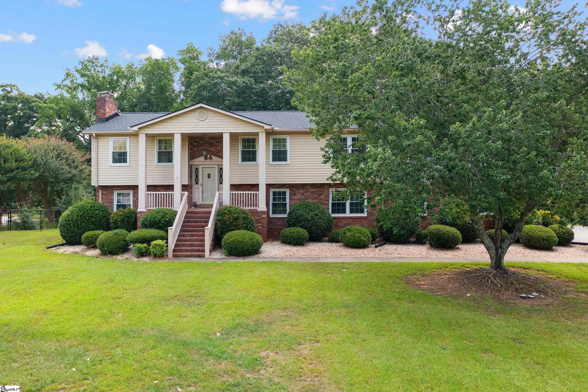 Property image 4 at 725 Parkins Mill Road, Greenville, SC 29607