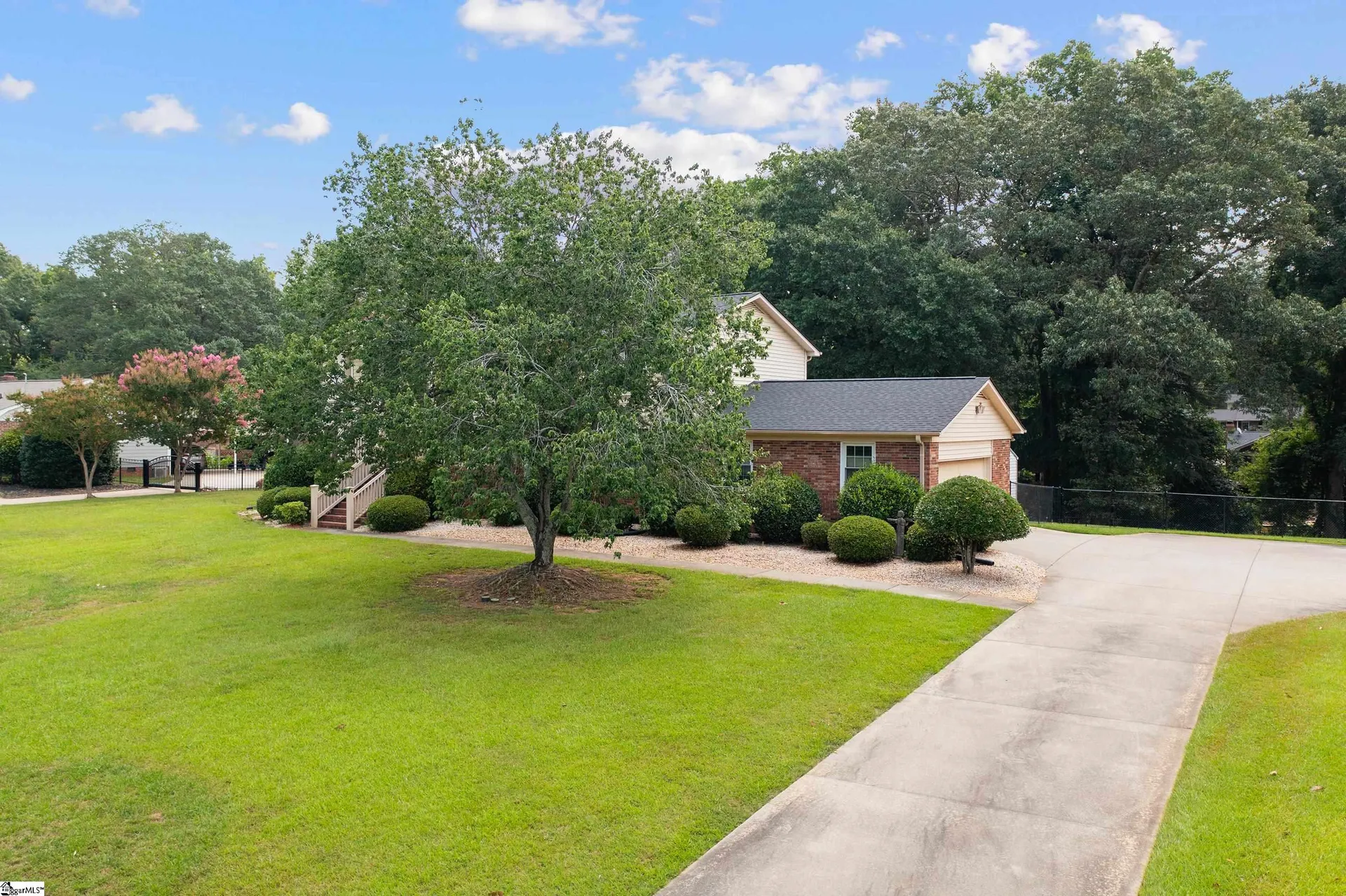 Property image 5 at 725 Parkins Mill Road, Greenville, SC 29607
