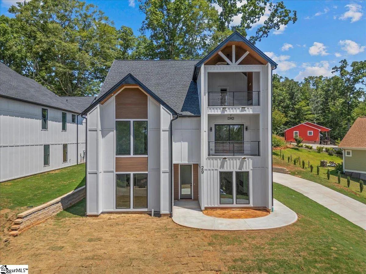 Lake Harbor, Greenville Community