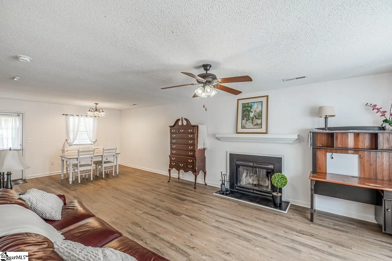Property image 2 at 21 Allenwood Lane, Greer, SC 29650