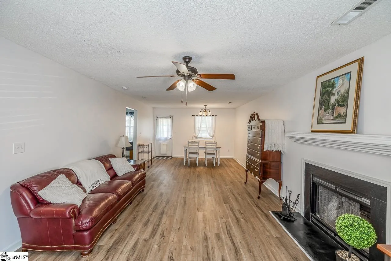 Property image 3 at 21 Allenwood Lane, Greer, SC 29650
