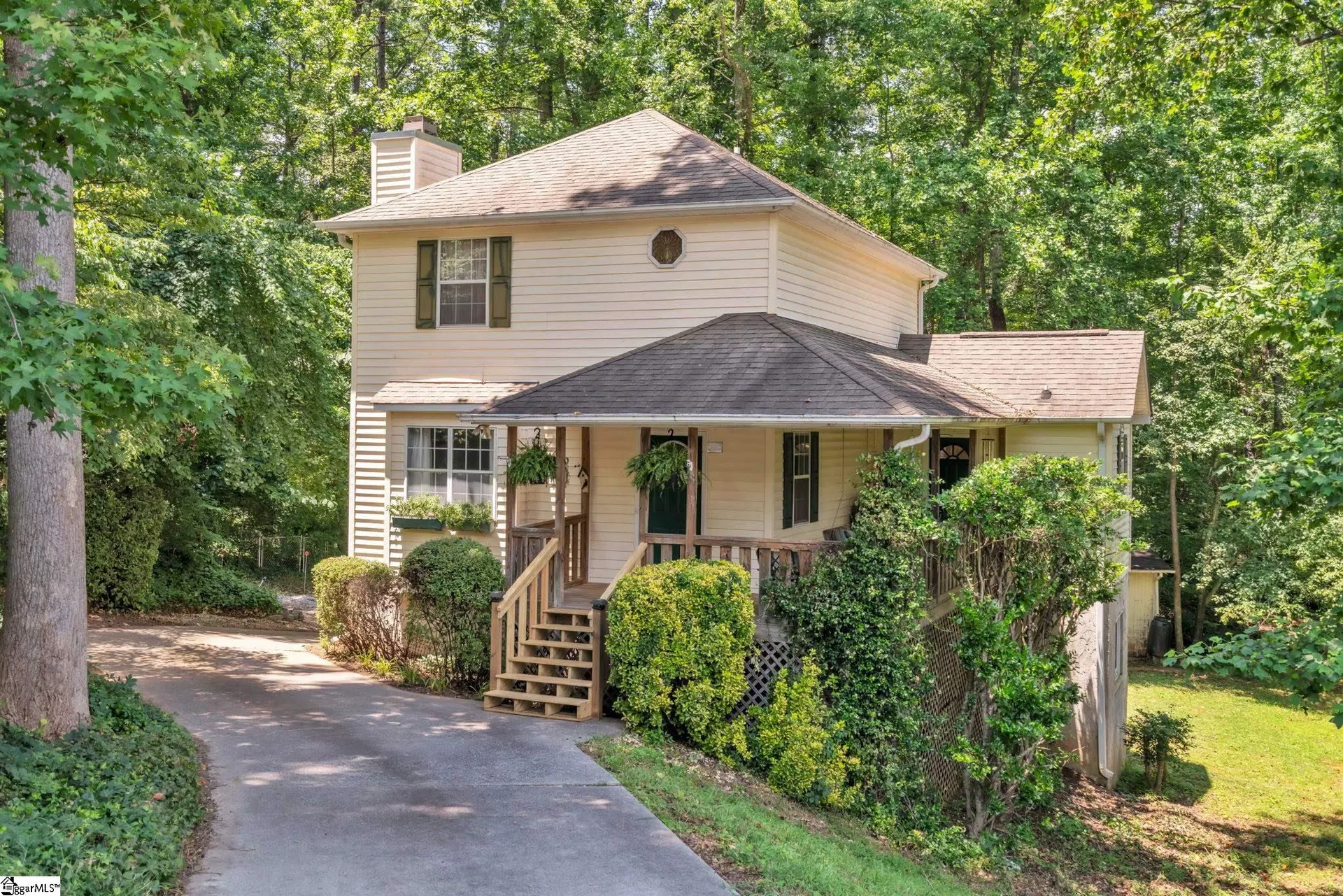 1221 Winding Way