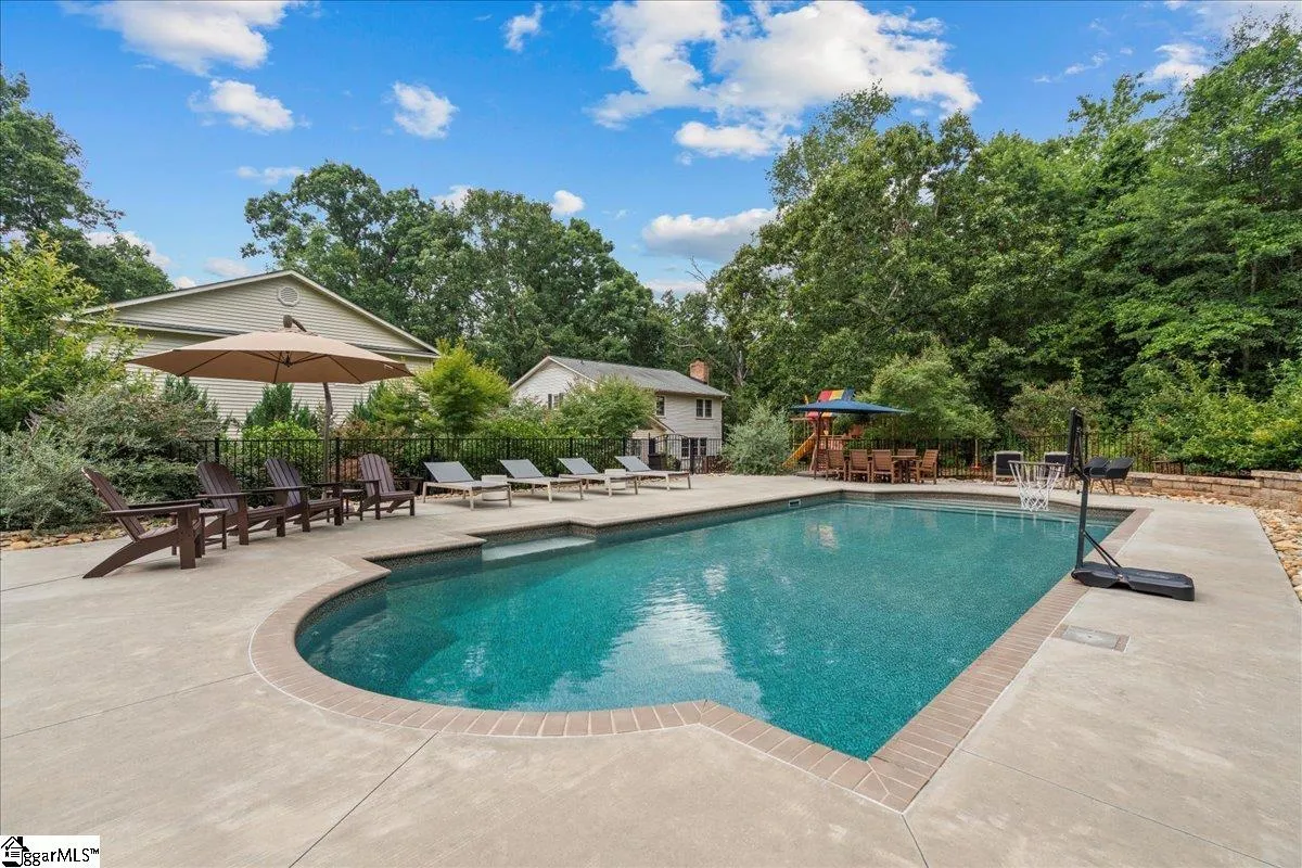 Property image 3 at 20 Rocky Creek Lane, Greenville, SC 29615