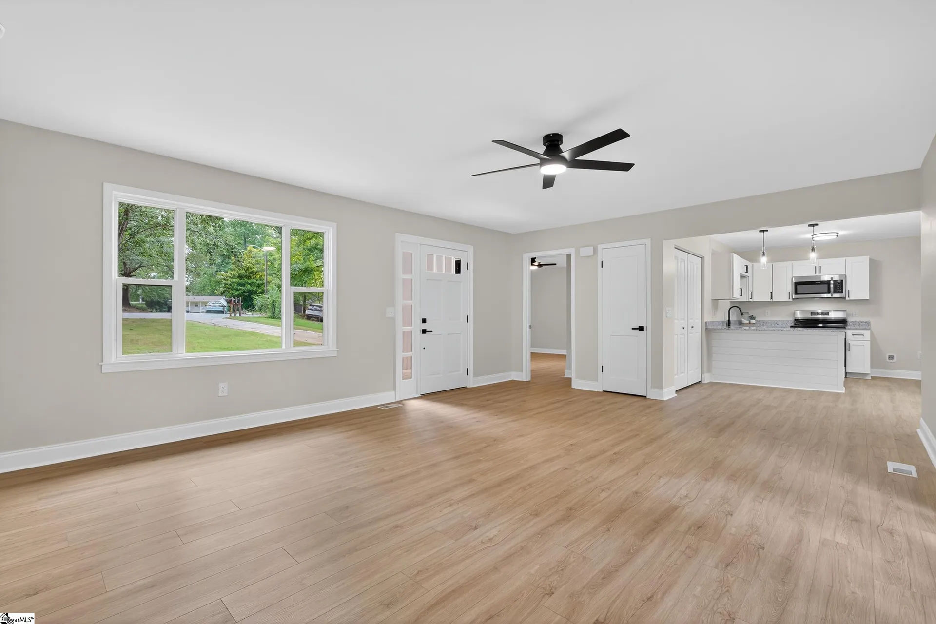 Property image 5 at 8 Chuckwood Court, Simpsonville, SC 29680-3014