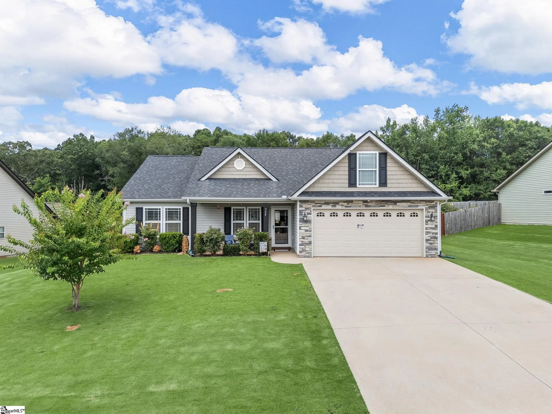 Kenmare, Lyman Community