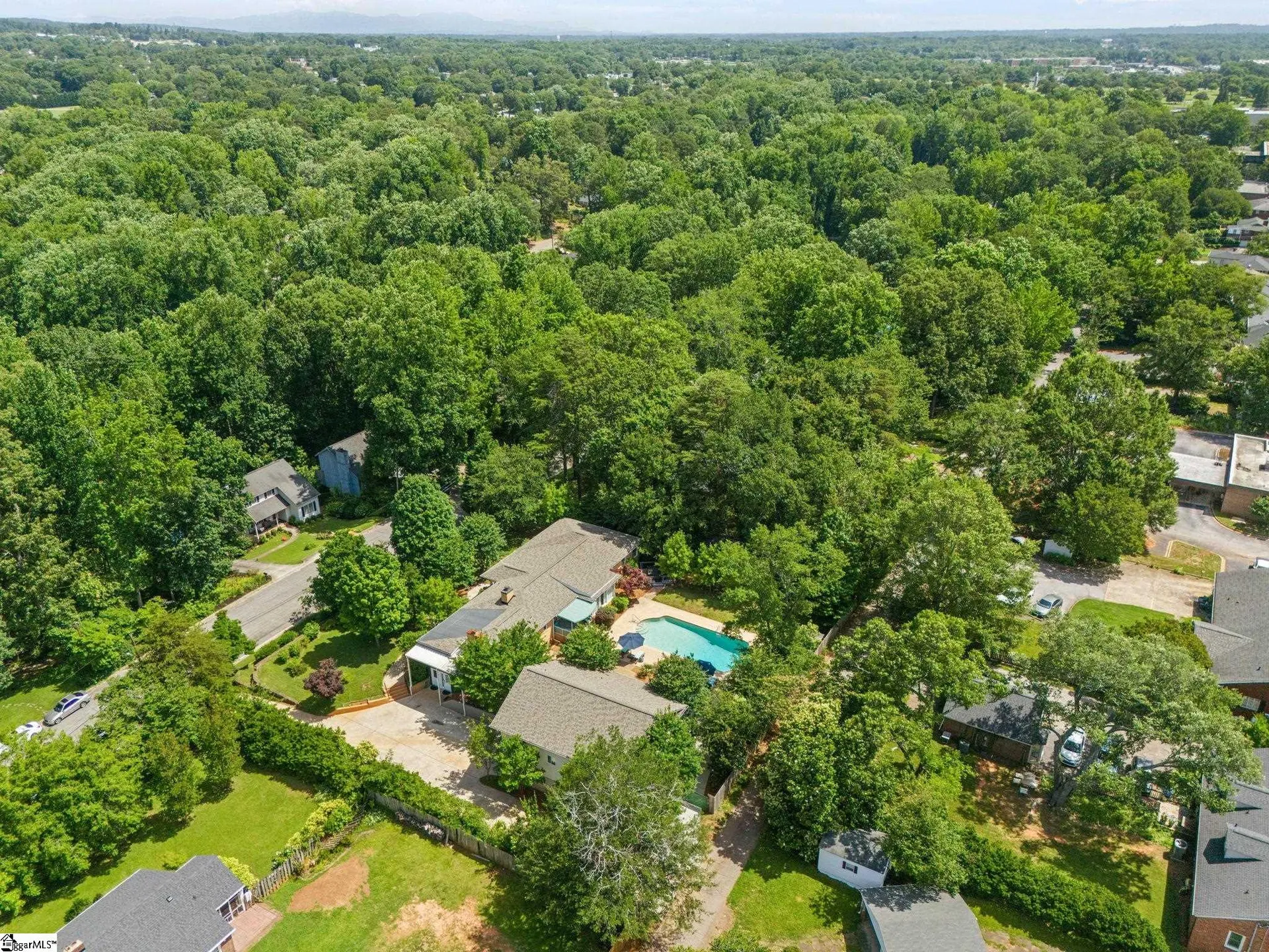 Property image 2 at 122 Bradley Boulevard, Greenville, SC 20609