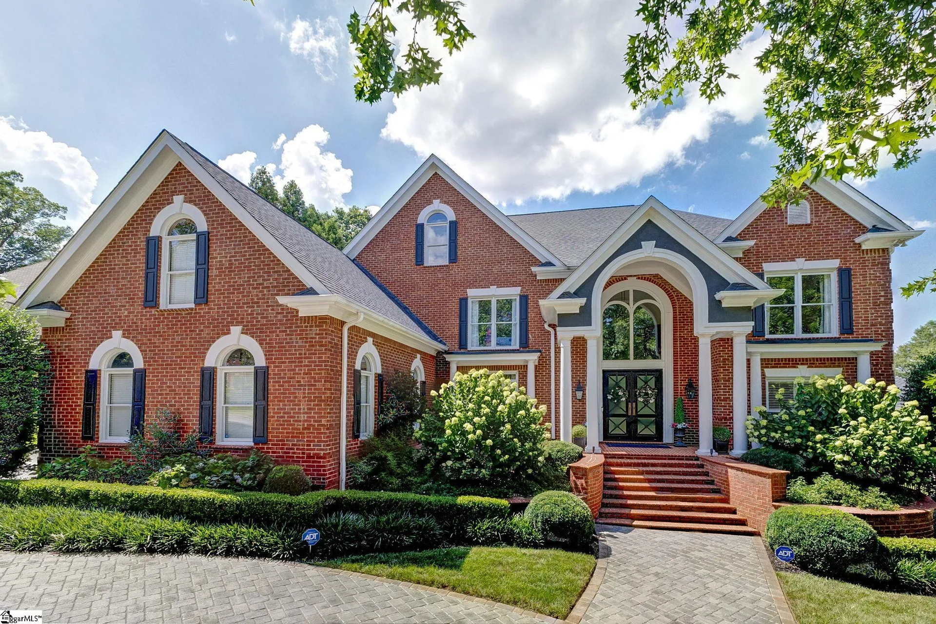 12 Baronne Court