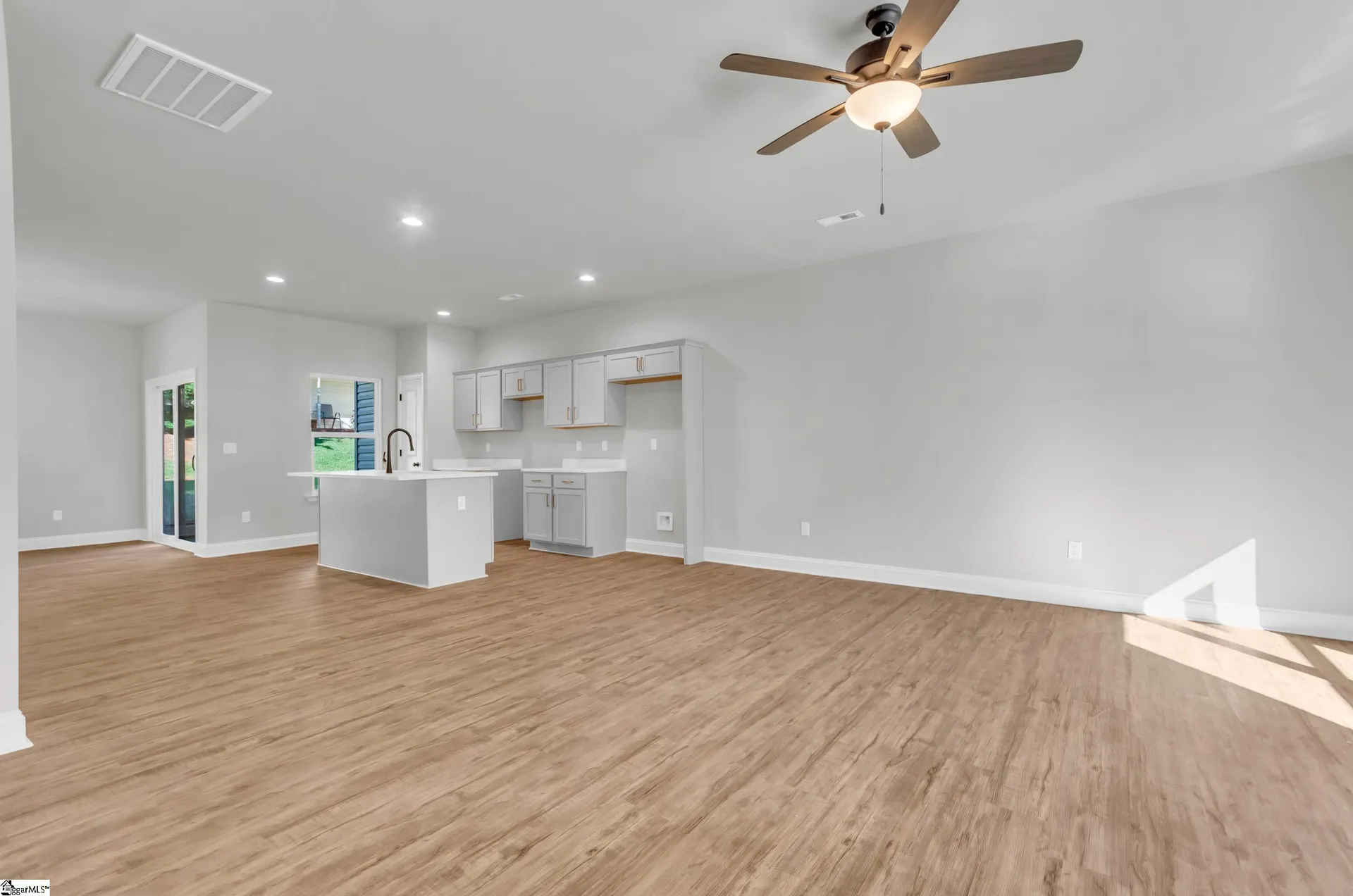 Property image 4 at 215 Duncan Chapel Road, Greenville, SC 29617