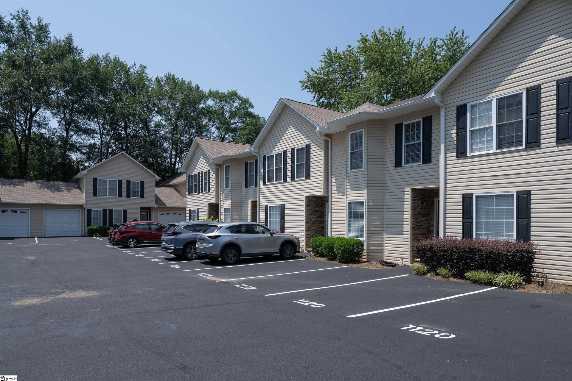 1122 E Lee Road