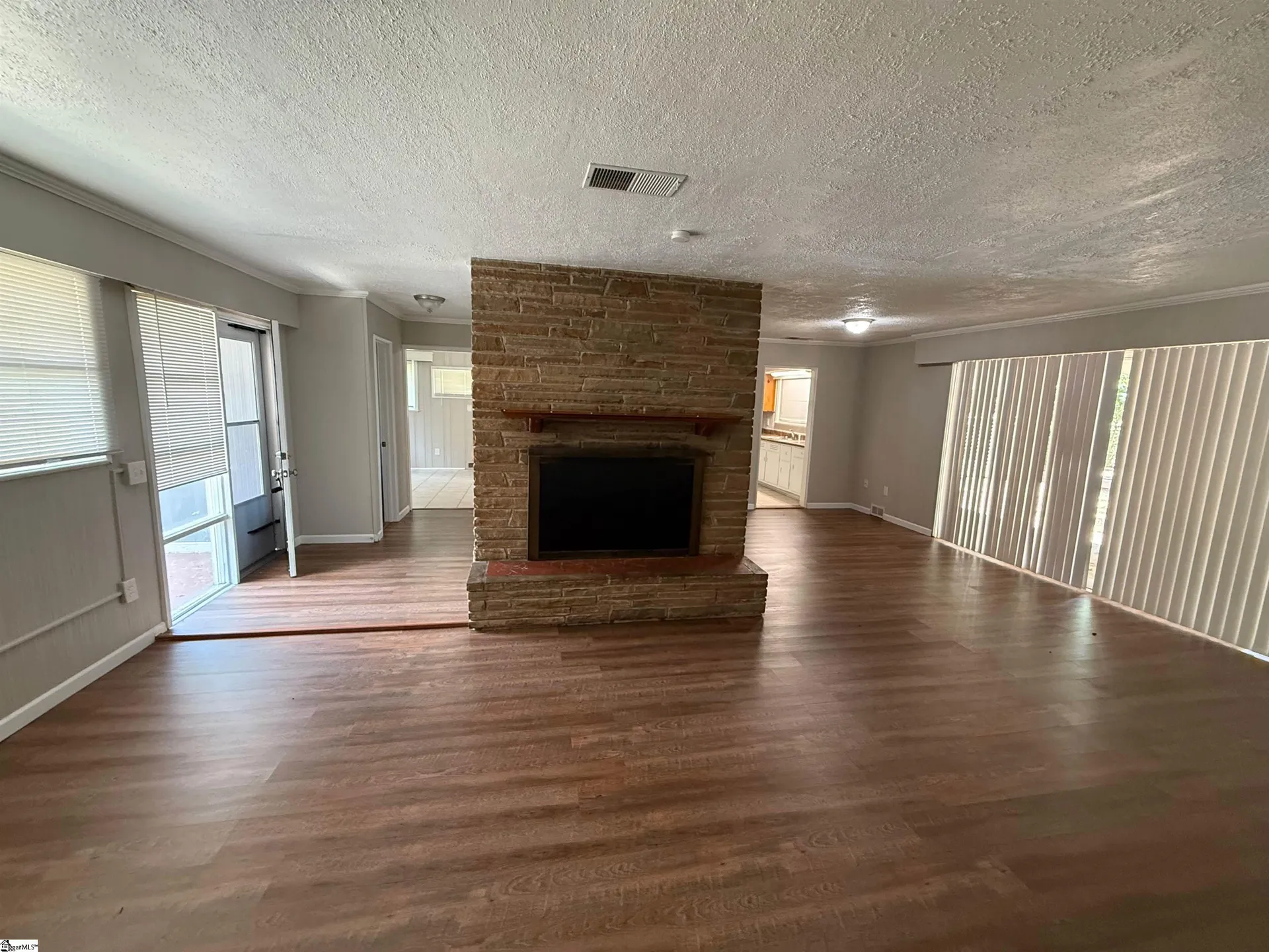 Property image 2 at 3329 Robin Hood Drive, Spartanburg, SC 29302-4838