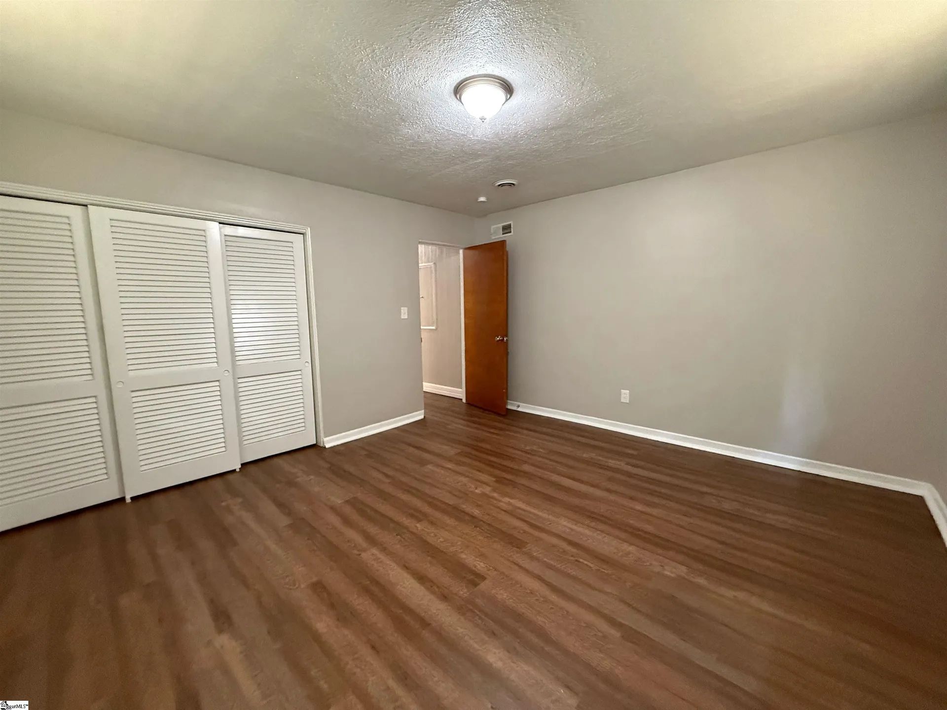 Property image 3 at 3329 Robin Hood Drive, Spartanburg, SC 29302-4838