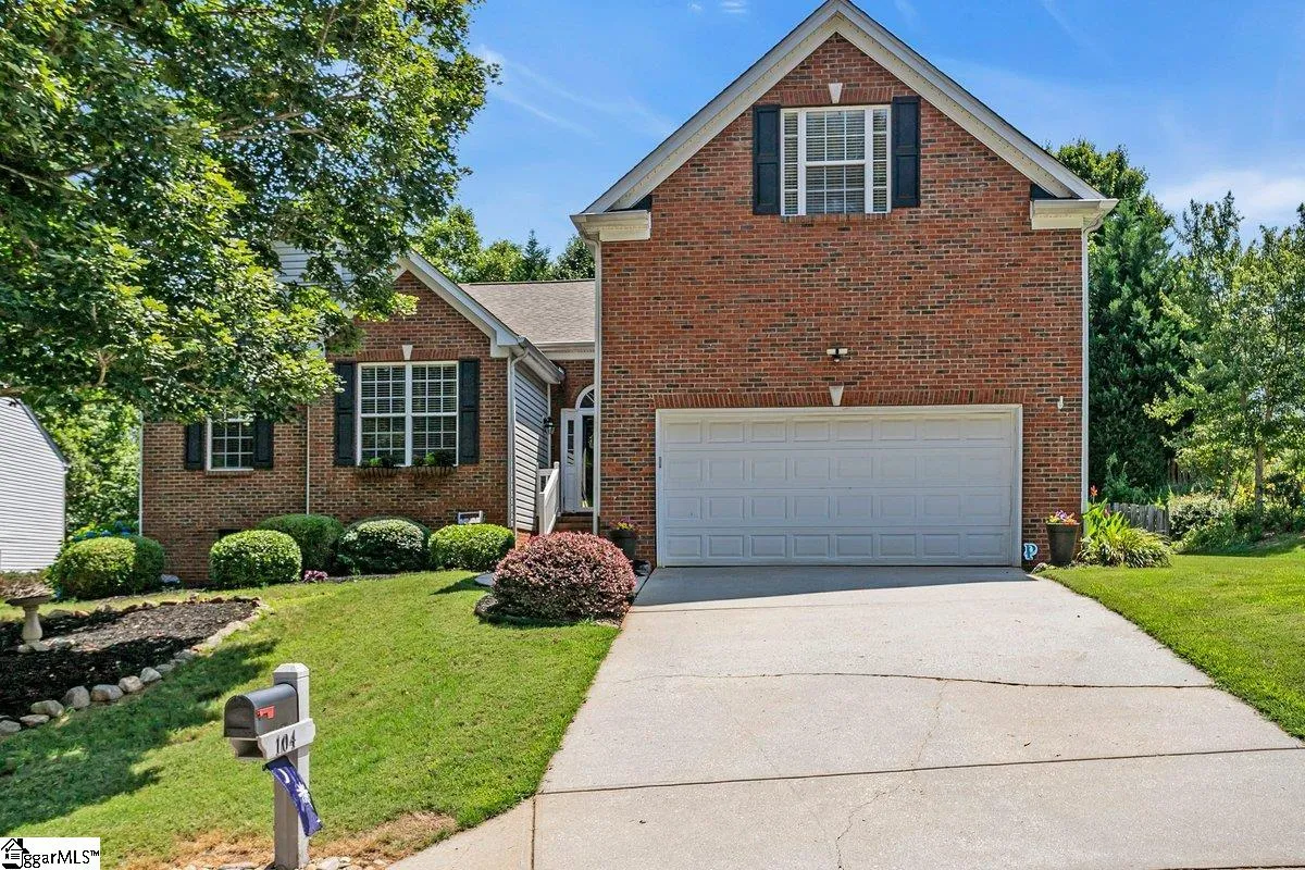 Property image 2 at 104 Stream Run Court, Greenville, SC 29617