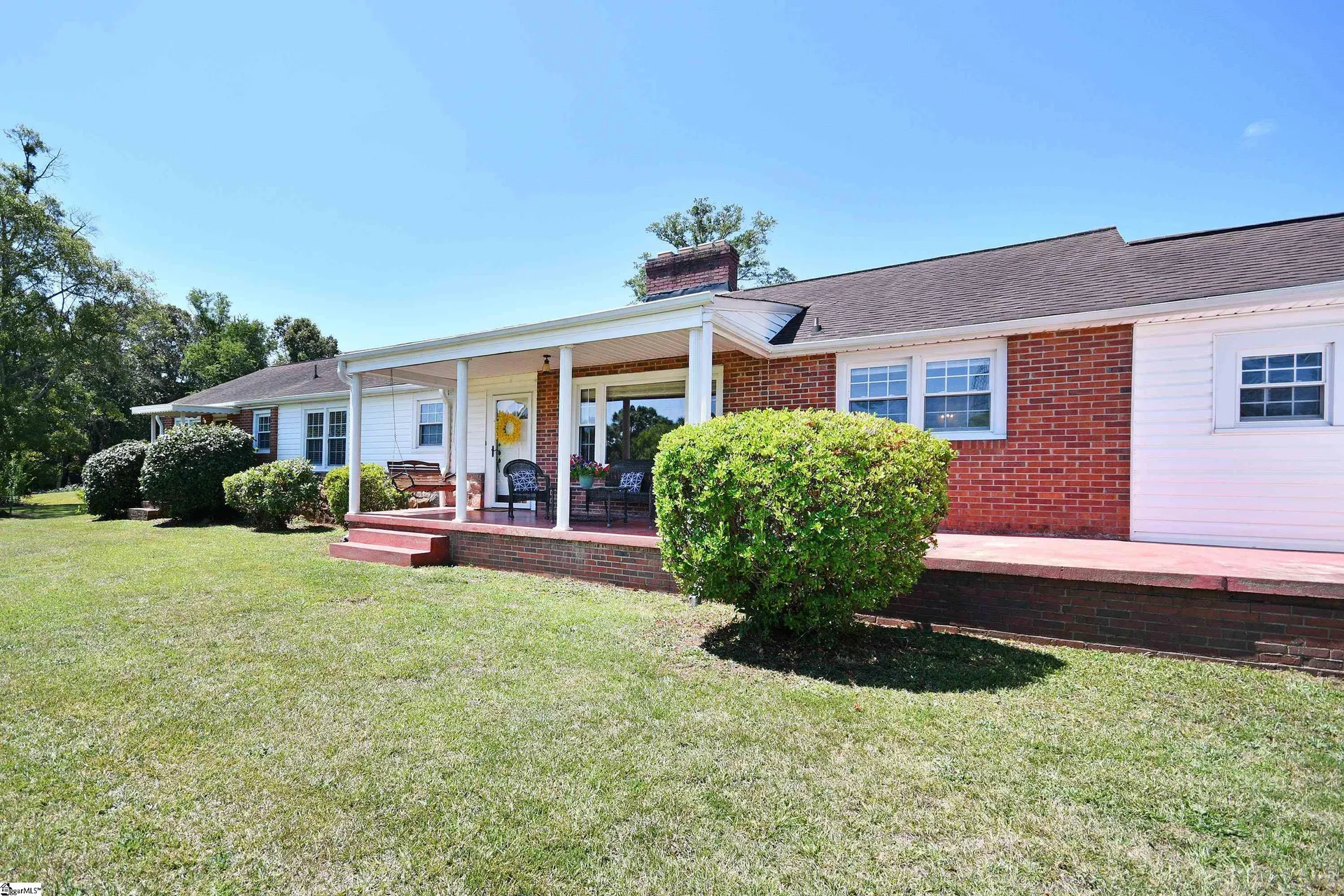 Property image 2 at 10 Sulphur Springs Drive, Greenville, SC 29617