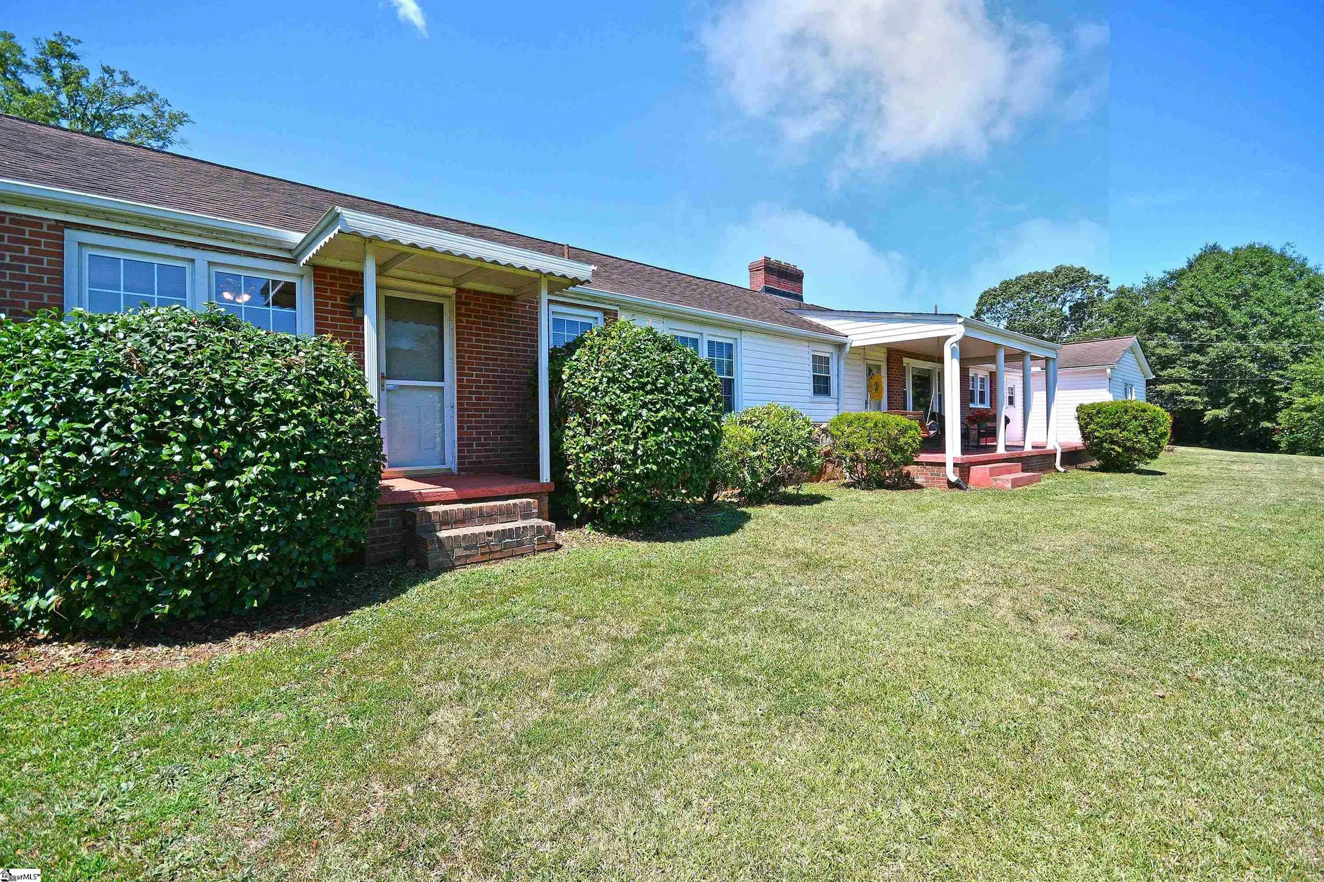 Property image 3 at 10 Sulphur Springs Drive, Greenville, SC 29617