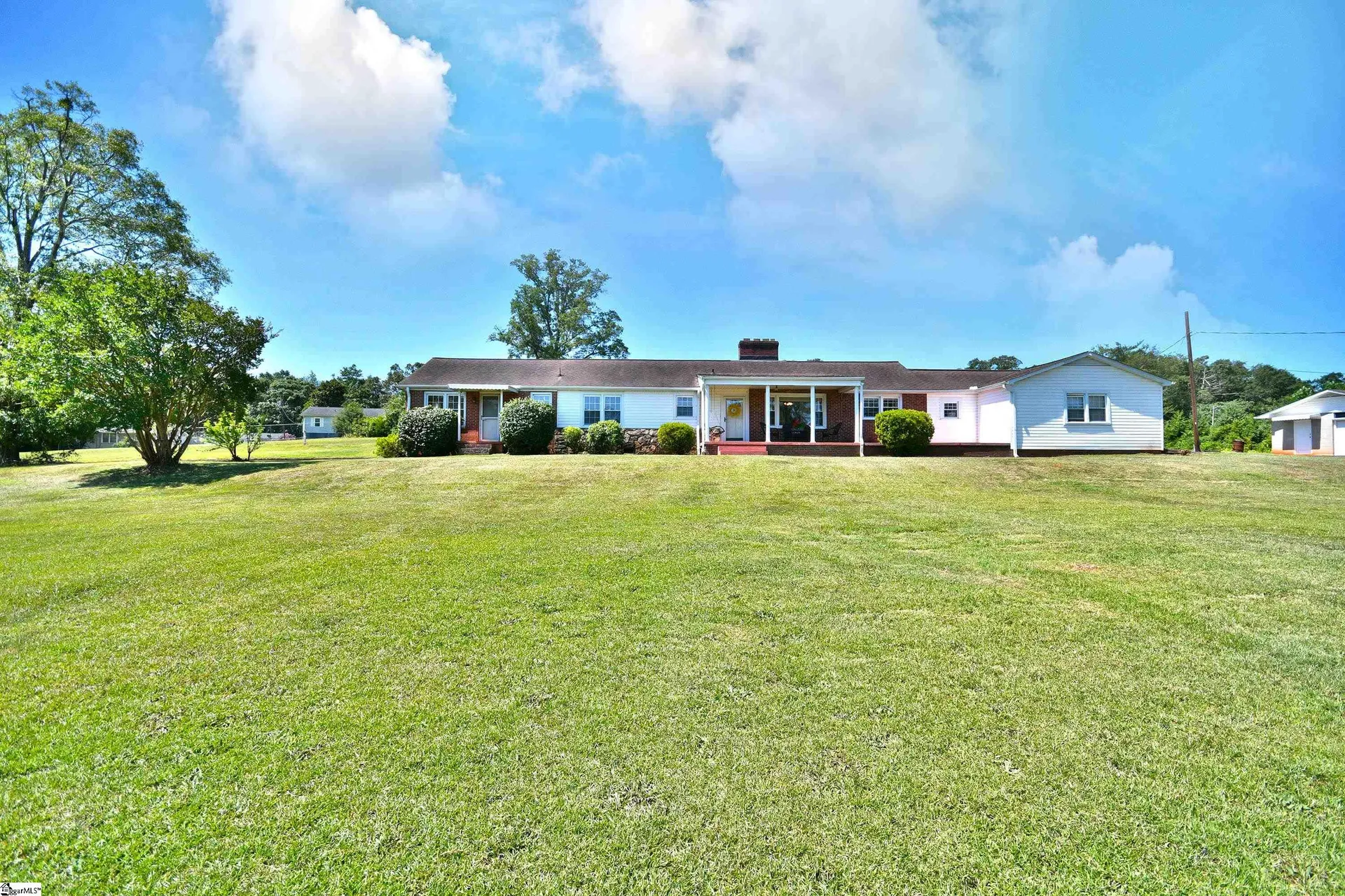 Property image 4 at 10 Sulphur Springs Drive, Greenville, SC 29617