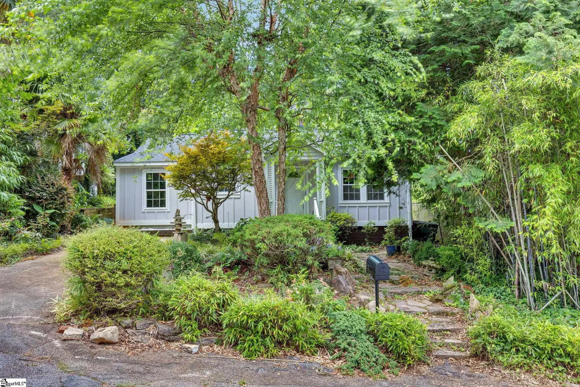 14 Dixie Avenue