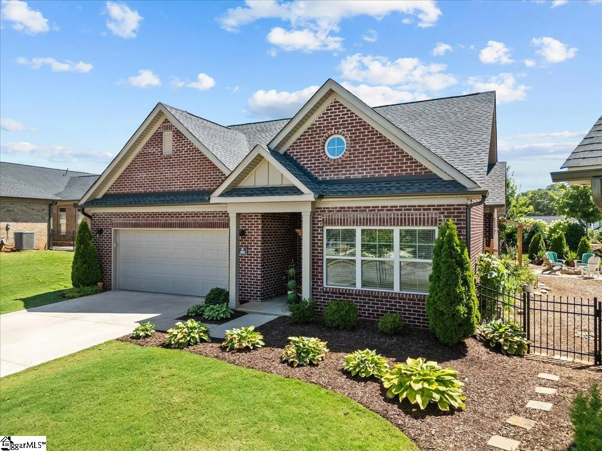 Paxton Meadows, Greer Community