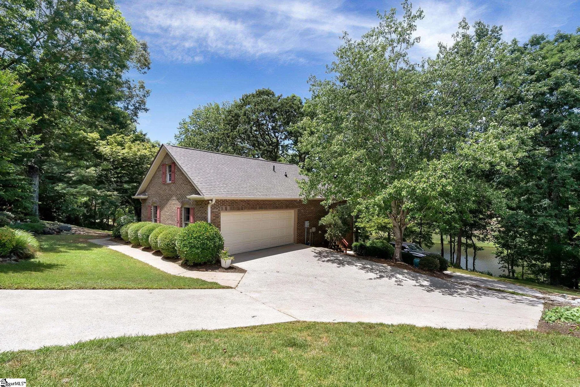 Property image 4 at 124 Lake Point Drive, Taylors, SC 29687