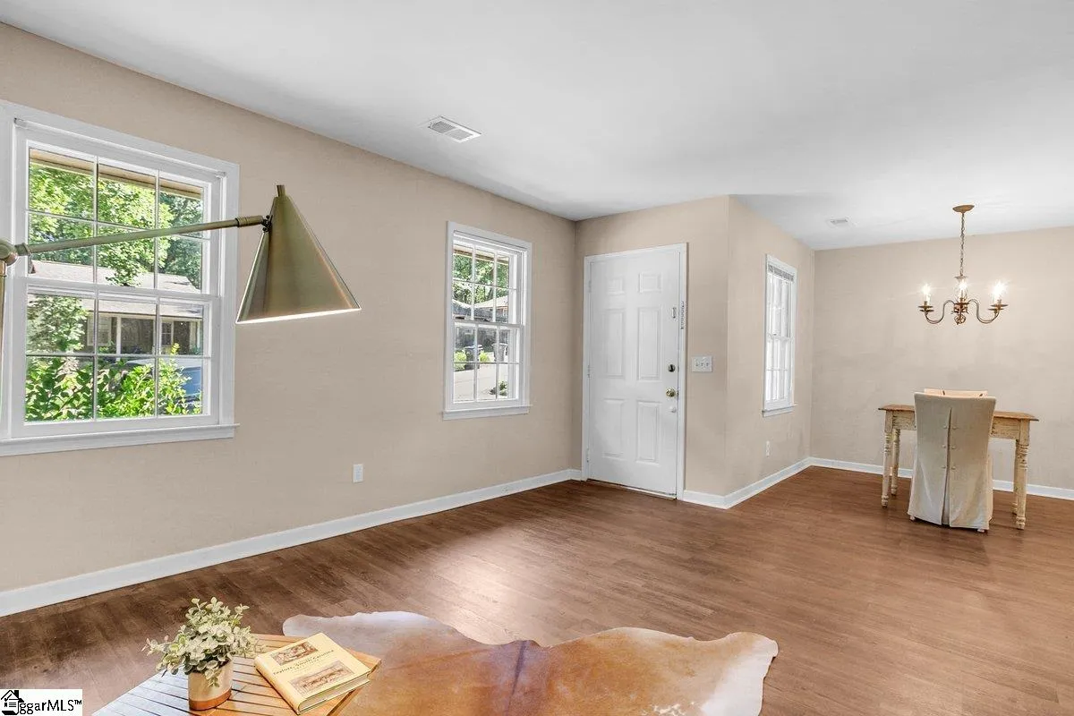 Property image 5 at 31 Oakwood Drive, Greenville, SC 29609