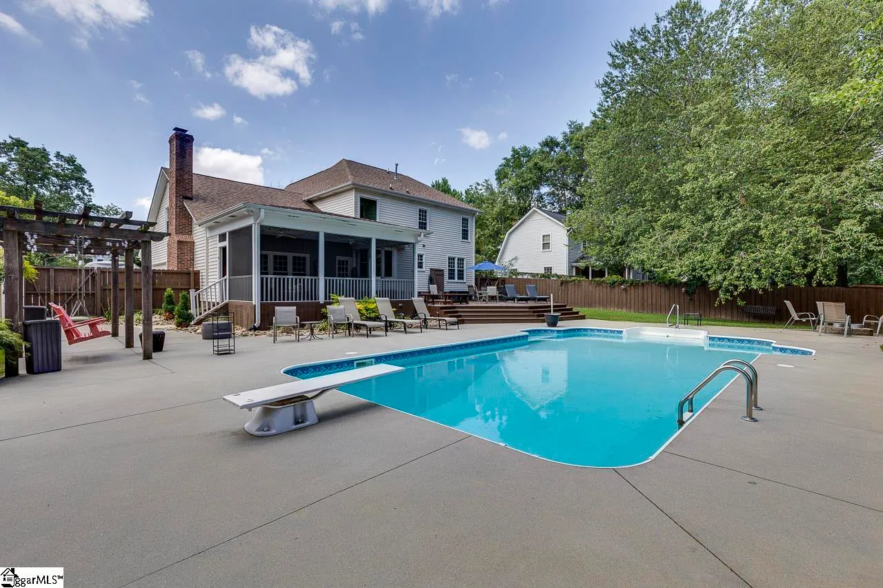 Property image 4 at 704 E Silverleaf Street, Greer, SC 29650