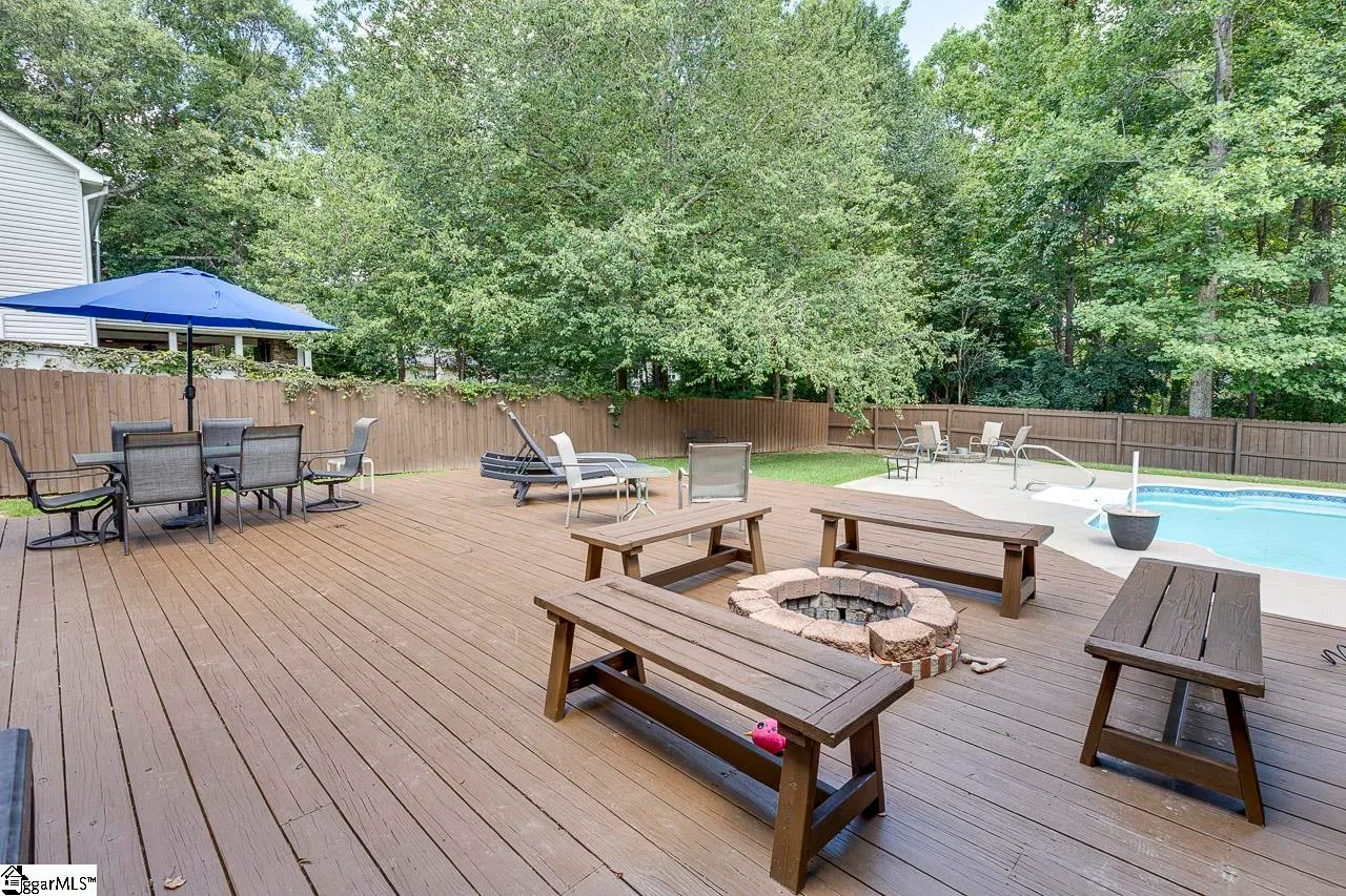 Property image 5 at 704 E Silverleaf Street, Greer, SC 29650