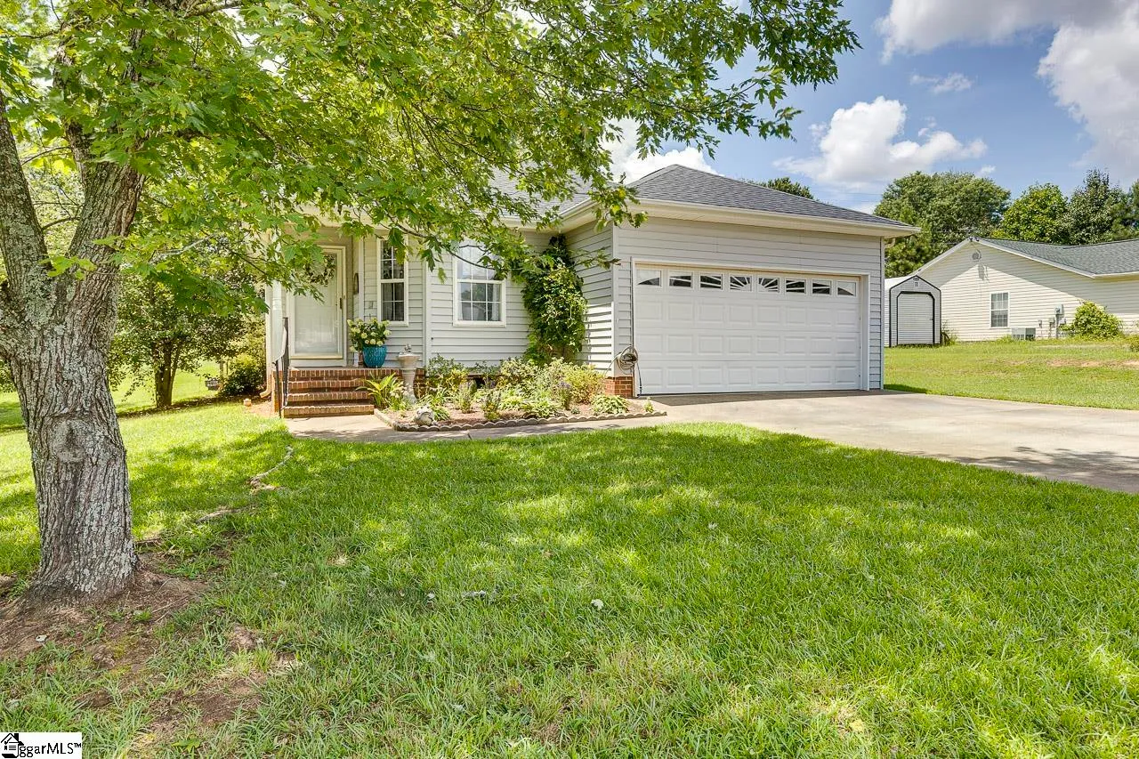 Property image 2 at 2109 Rolling Green Road, Anderson, SC 29621